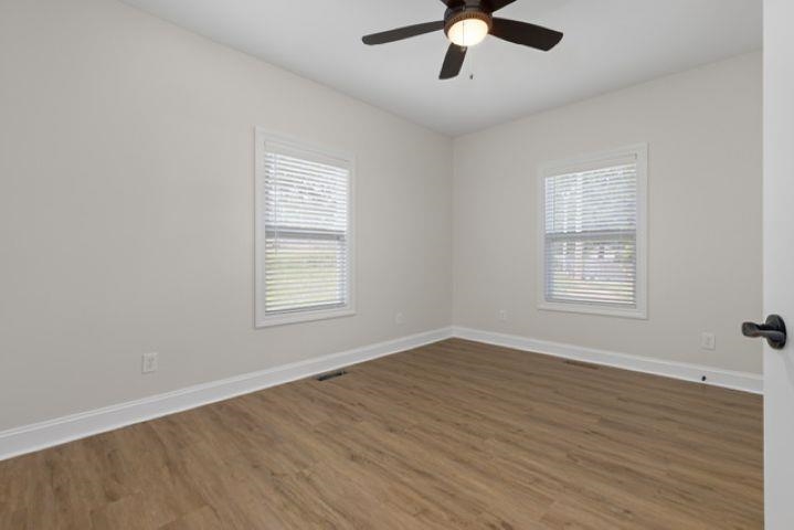 220 Frances Dr, Killen, AL 35645 — photo 9