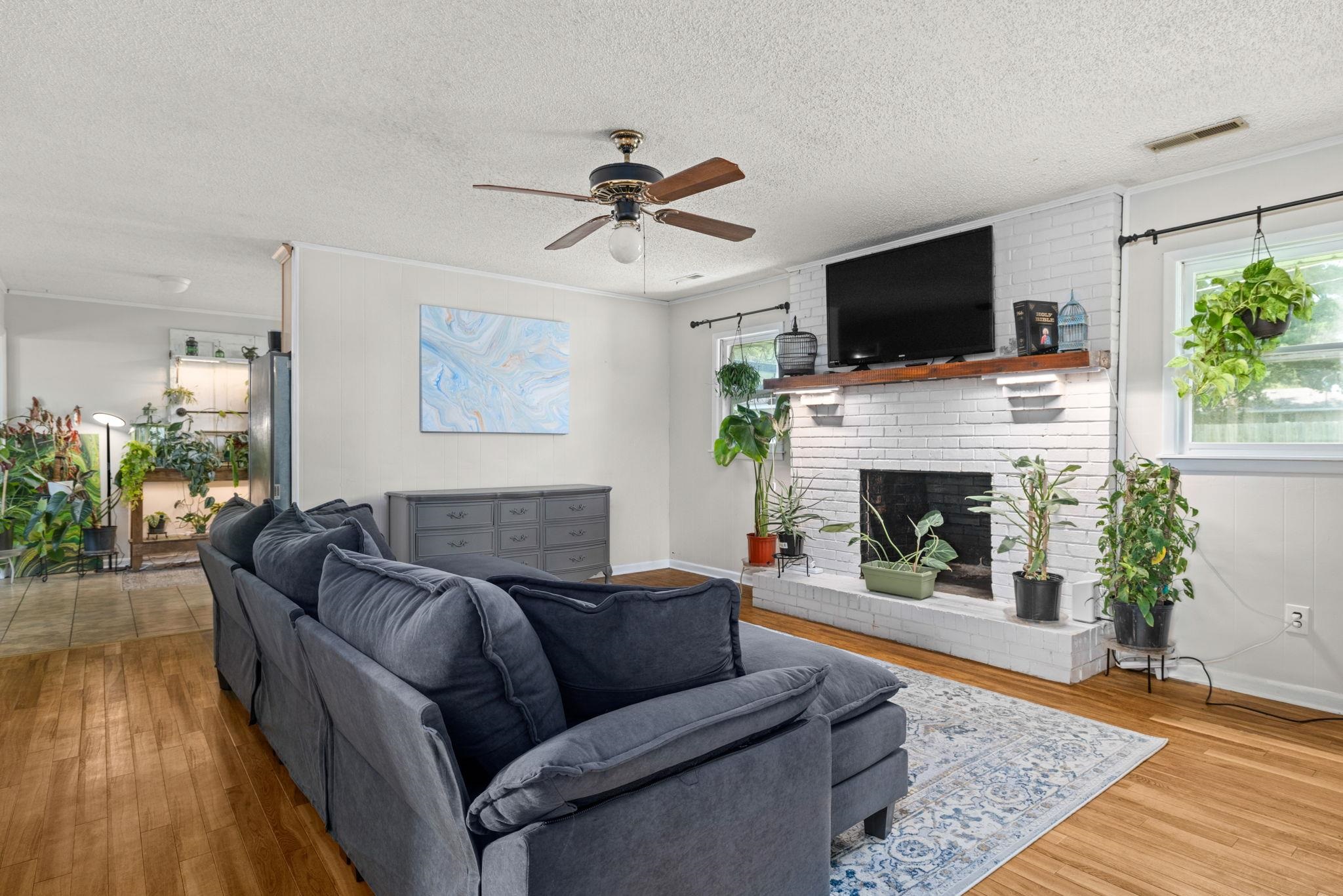 1402 Windsor Dr, Tuscumbia, AL 35674 — photo 4