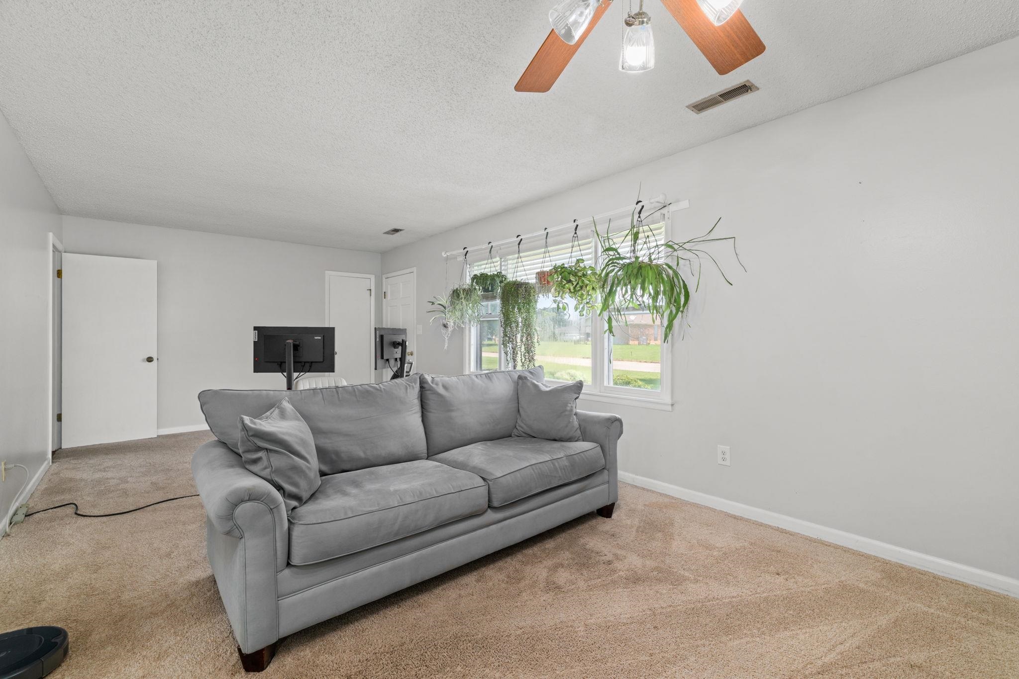 1402 Windsor Dr, Tuscumbia, AL 35674 — photo 10