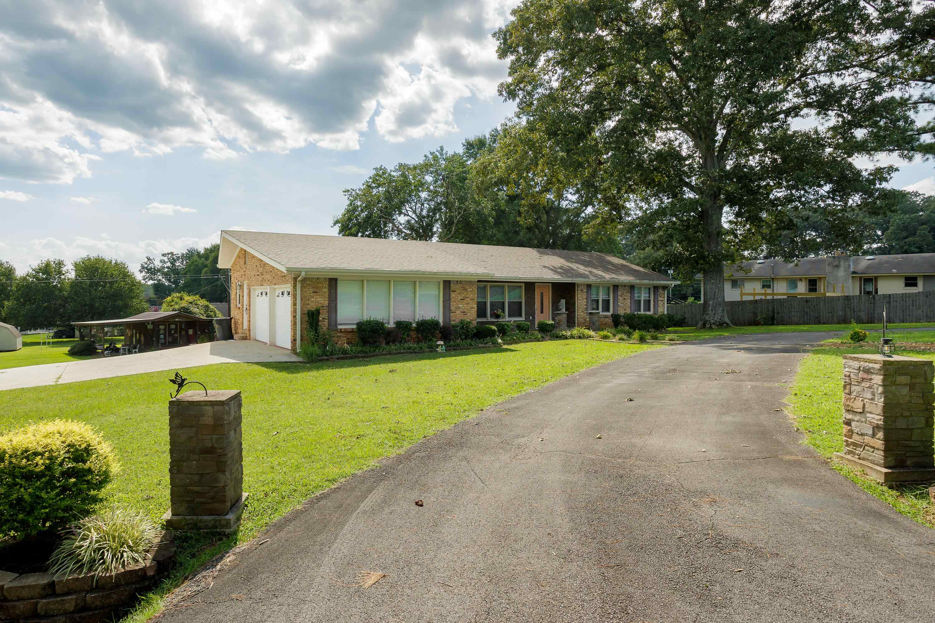 158 Duncan Dr, Russellville, AL 35654 — photo 2