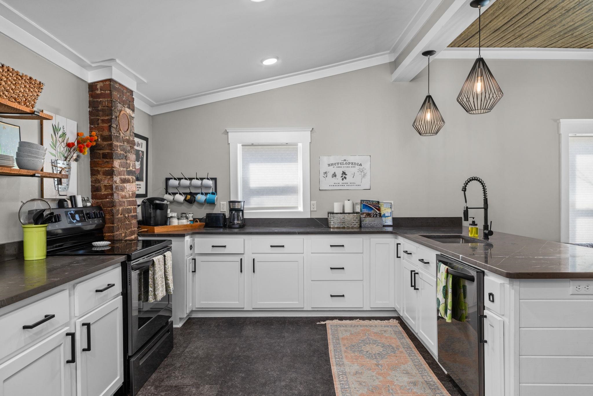 517 Industry St, Florence, AL 35630 — photo 9