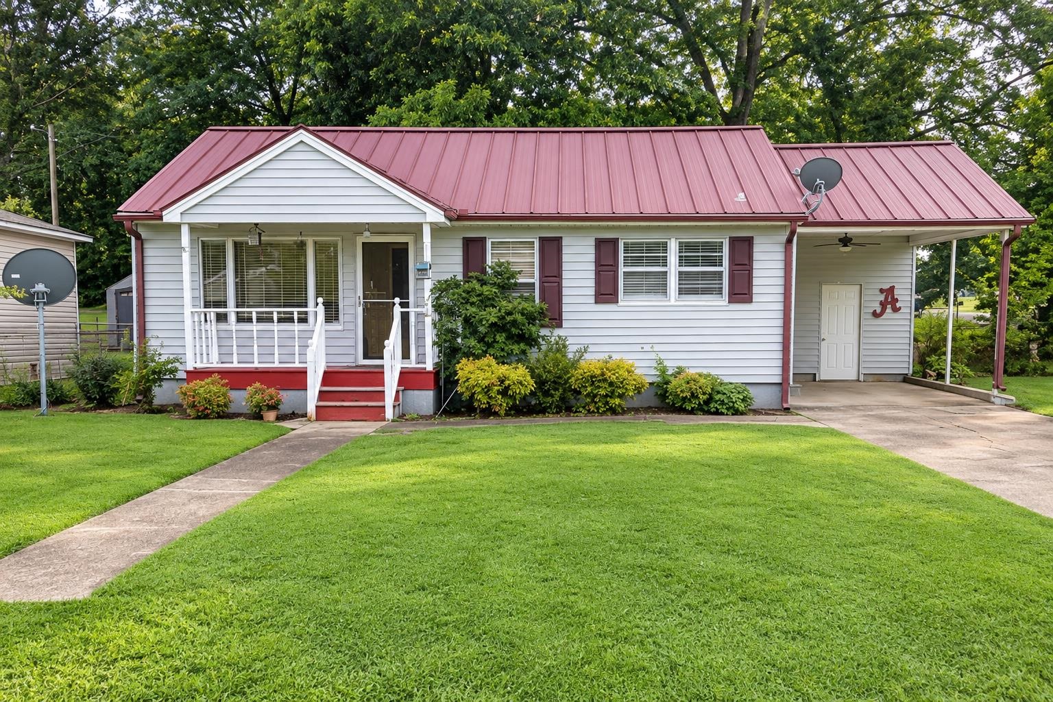 1111 W 11th St, Sheffield, AL 35660 — photo 1