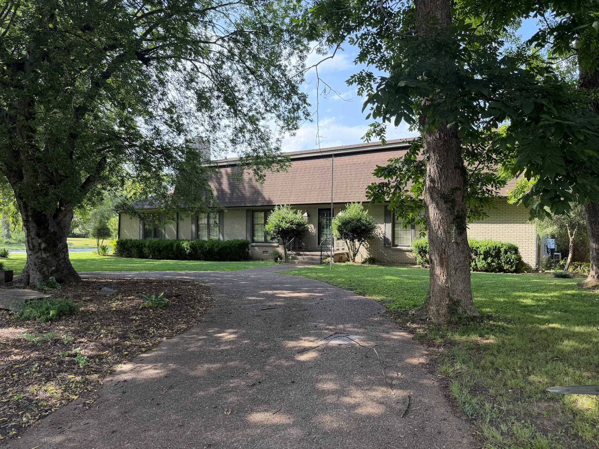 1001 E 3rd St, Tuscumbia, AL 35674 — photo 1