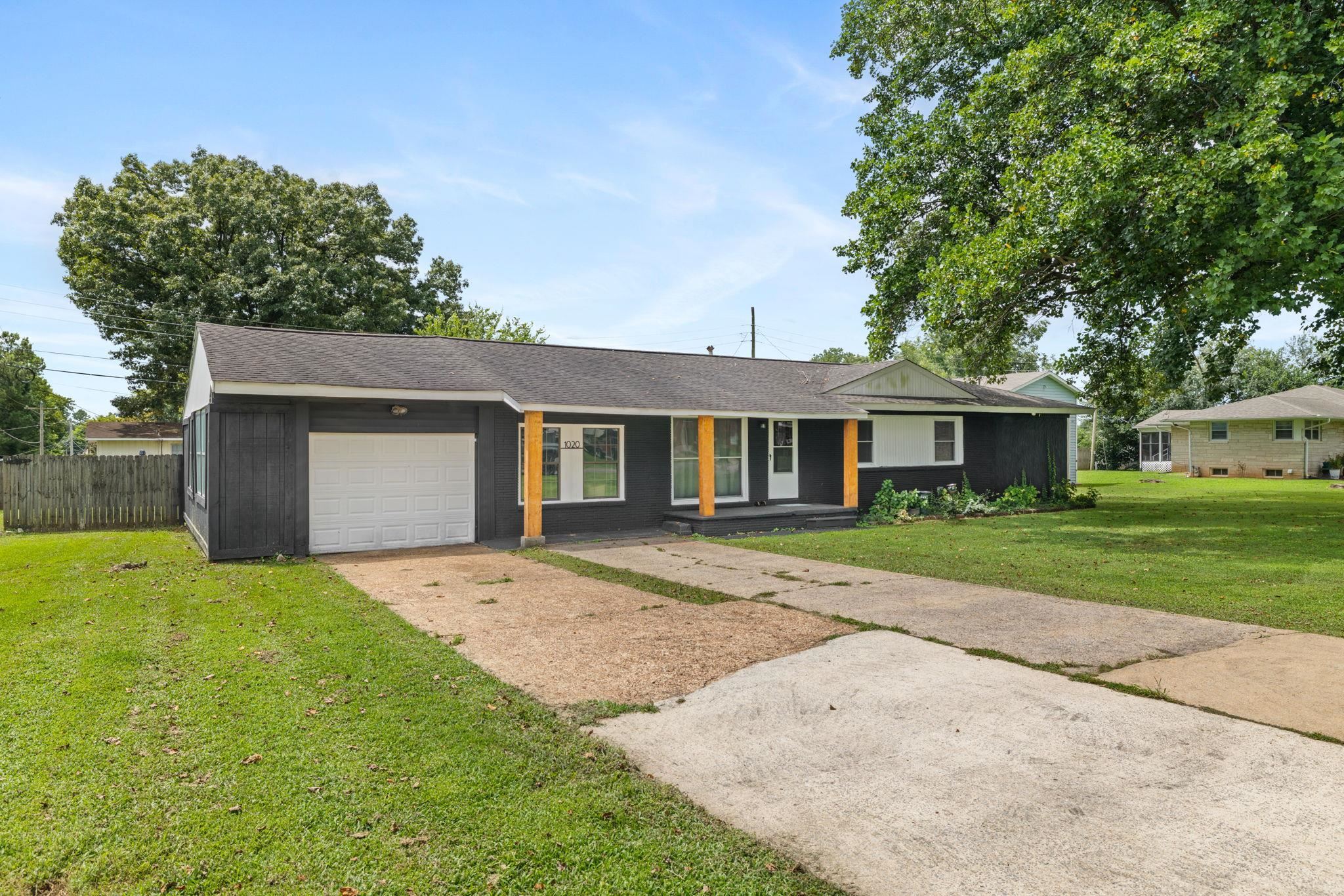 1020 Moss Ave, Muscle Shoals, AL 35661 — photo 3