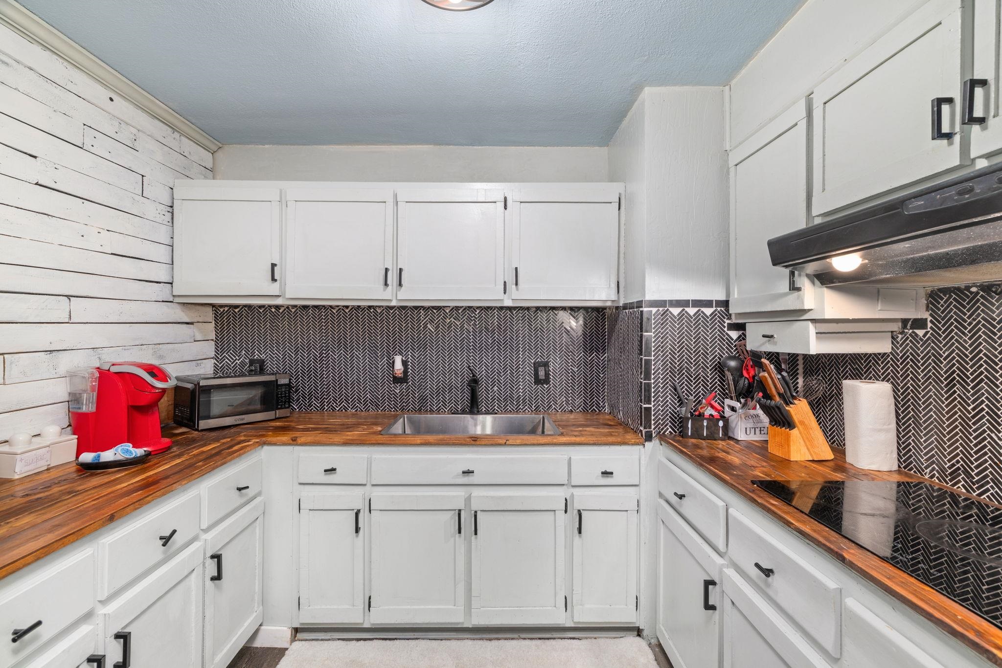 1020 Moss Ave, Muscle Shoals, AL 35661 — photo 8