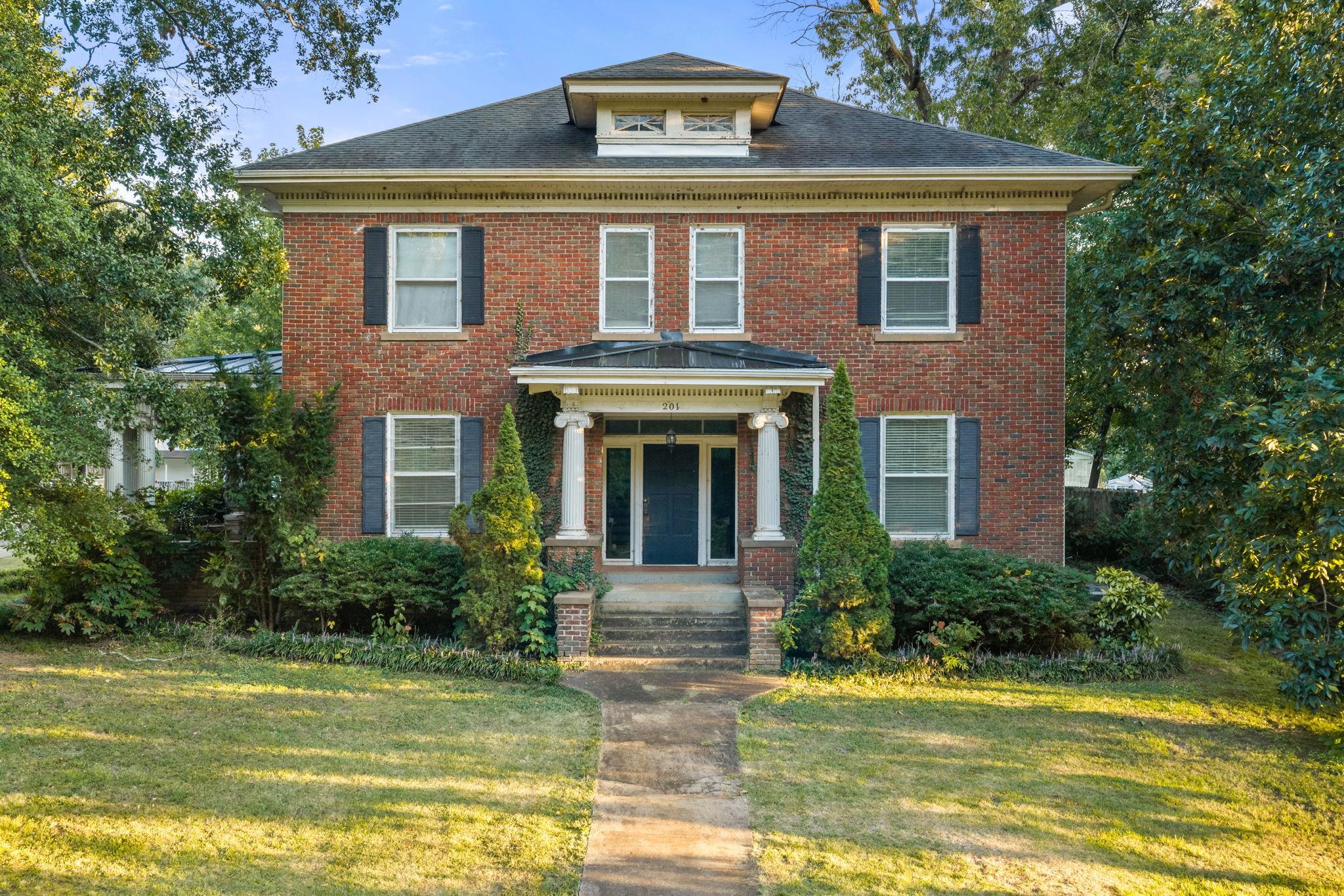 201 Park Blvd, Sheffield, AL 35660 — photo 1