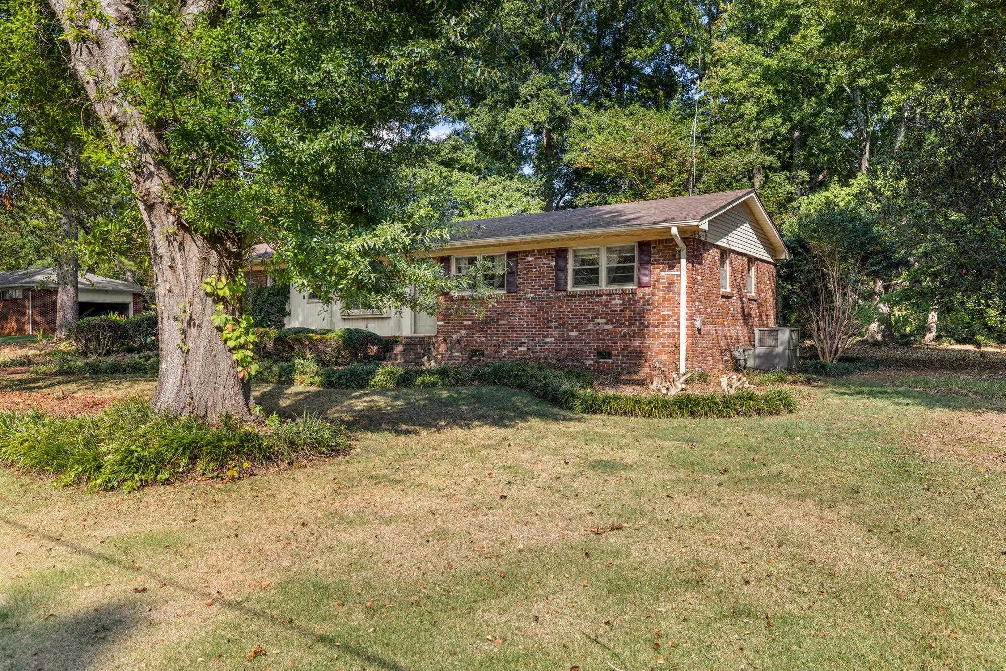 110 Hollywood Dr, Tuscumbia, AL 35674 — photo 4