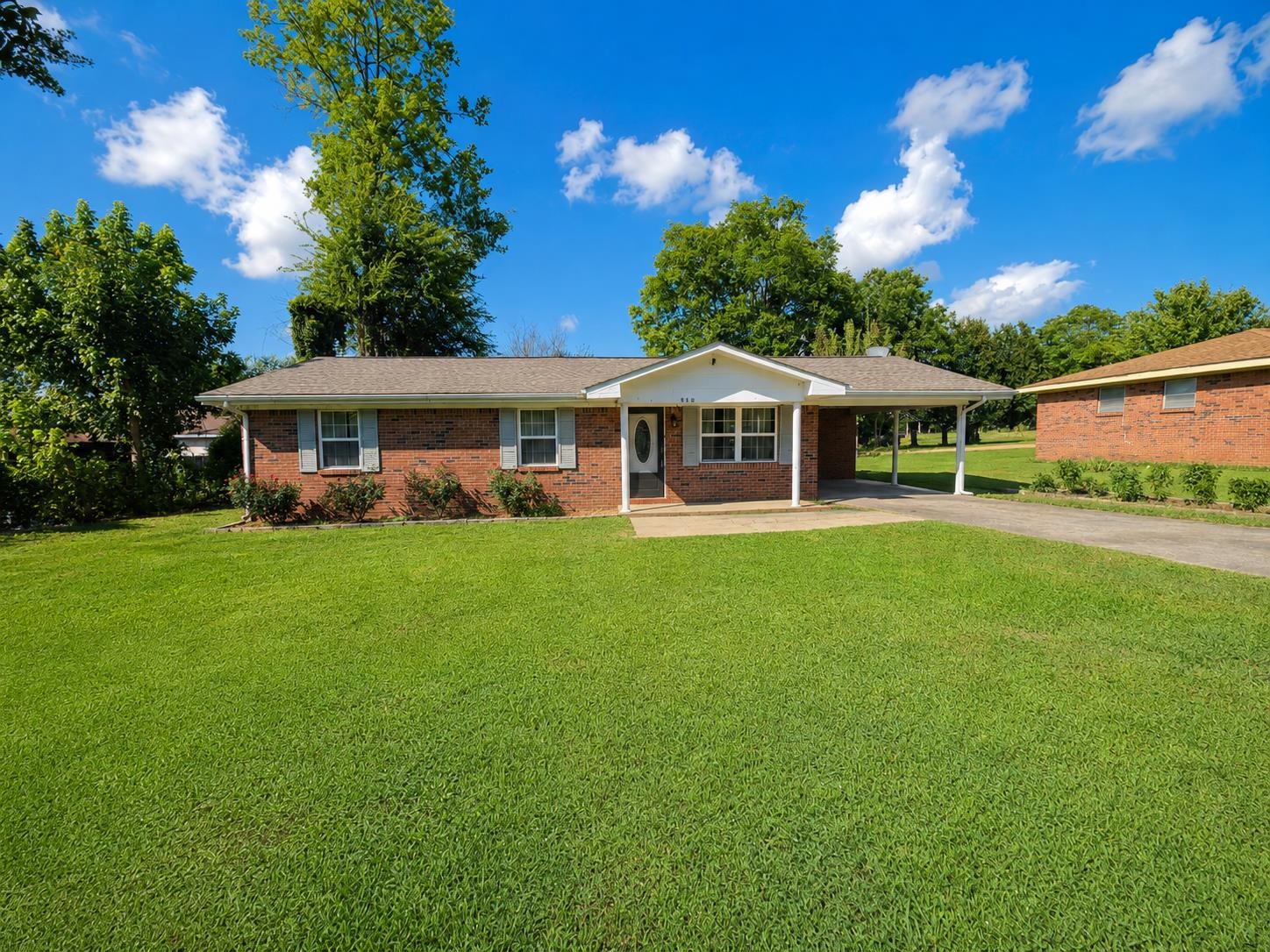 406 Montgomery St, Russellville, AL 35653 — photo 1