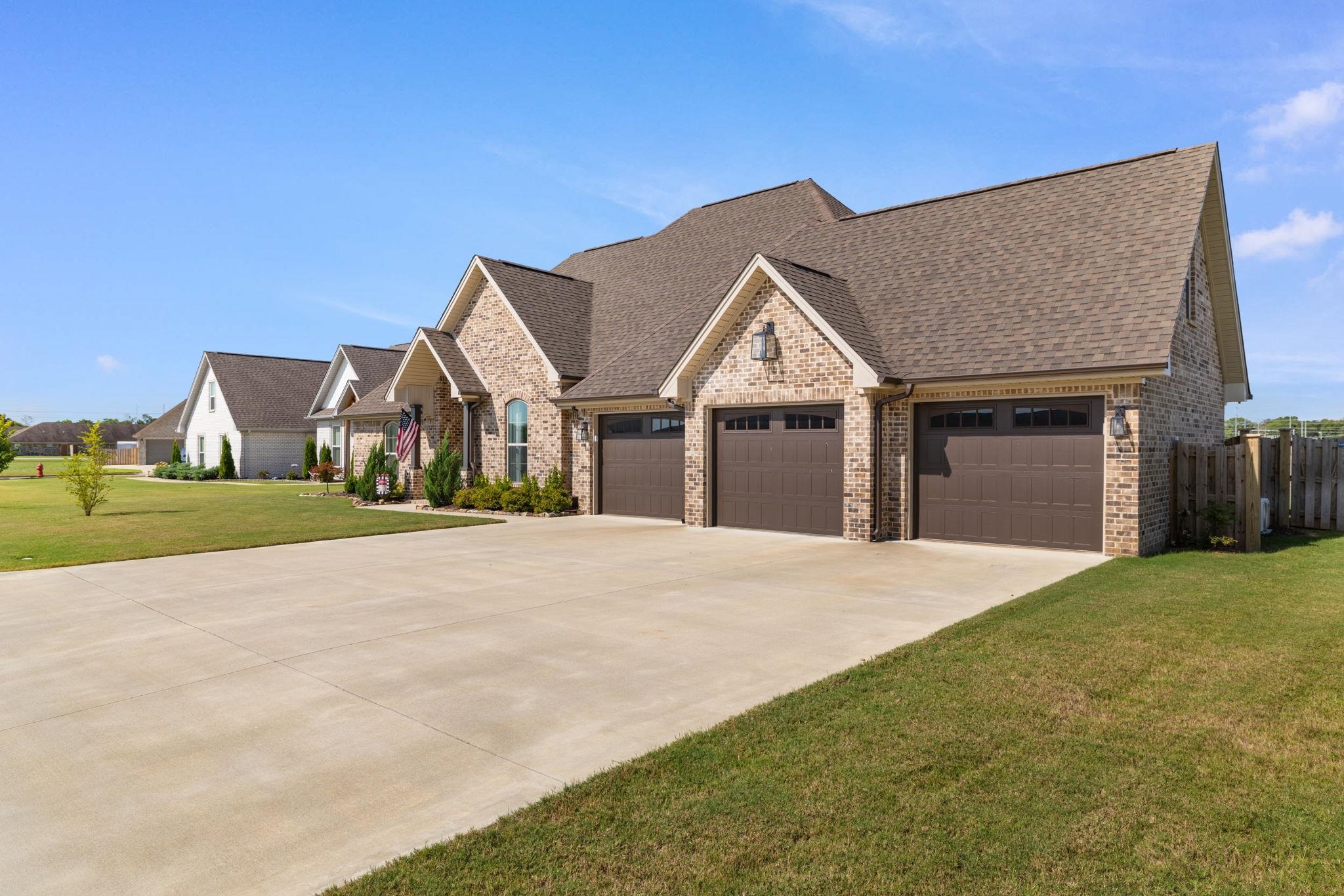 195 Wynchase Dr, Muscle Shoals, AL 35661 — photo 3