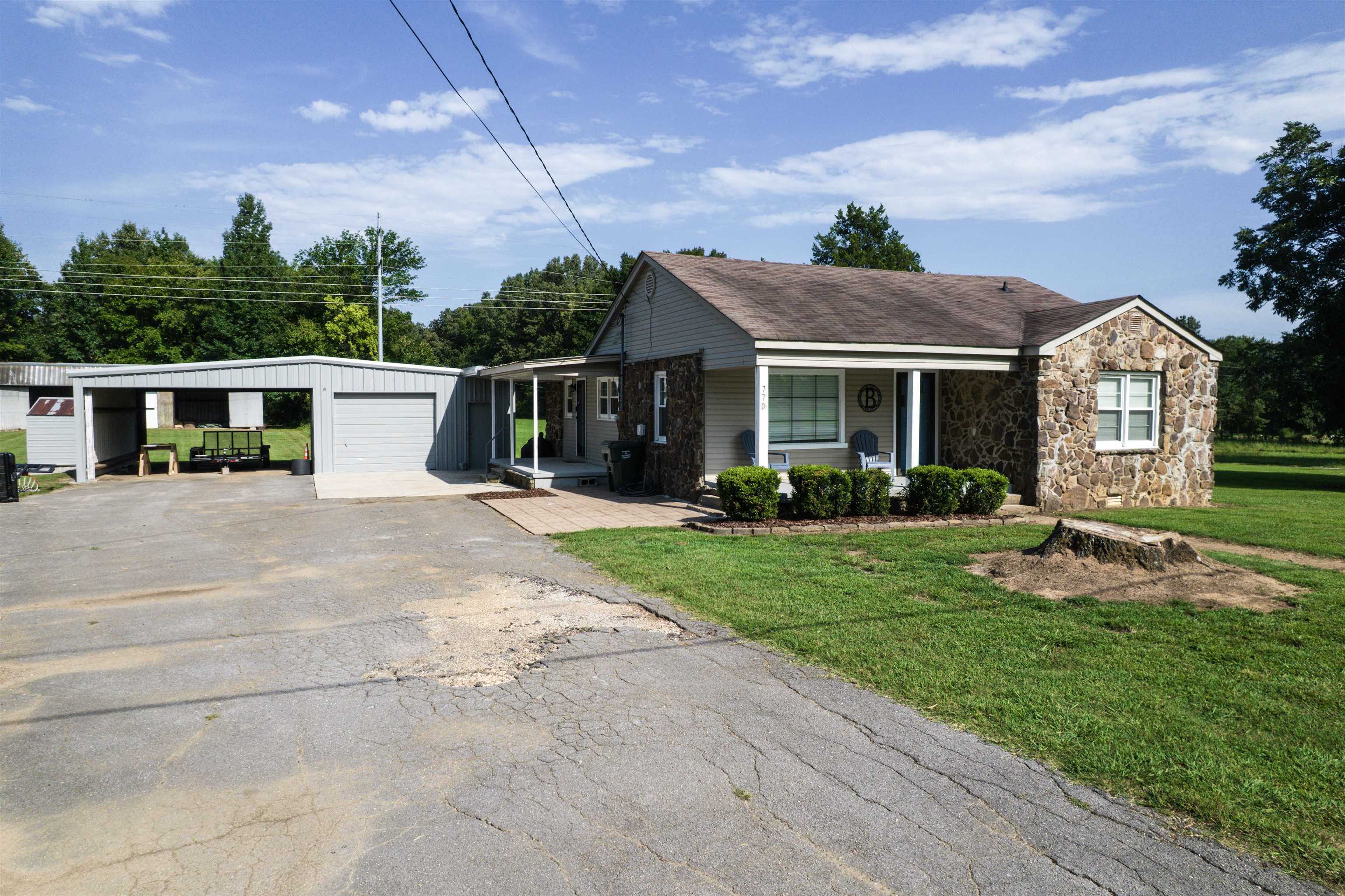 770 Smith Ln, Tuscumbia, AL 35674 — photo 3