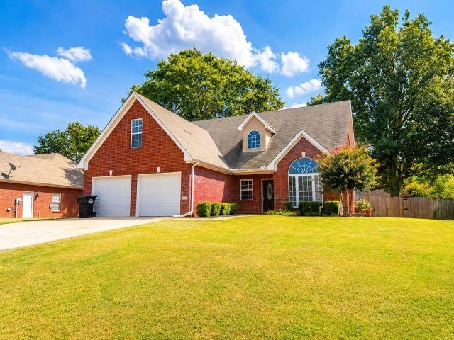 1912 Pleasant Dr, Muscle Shoals, AL 35661 — photo 1