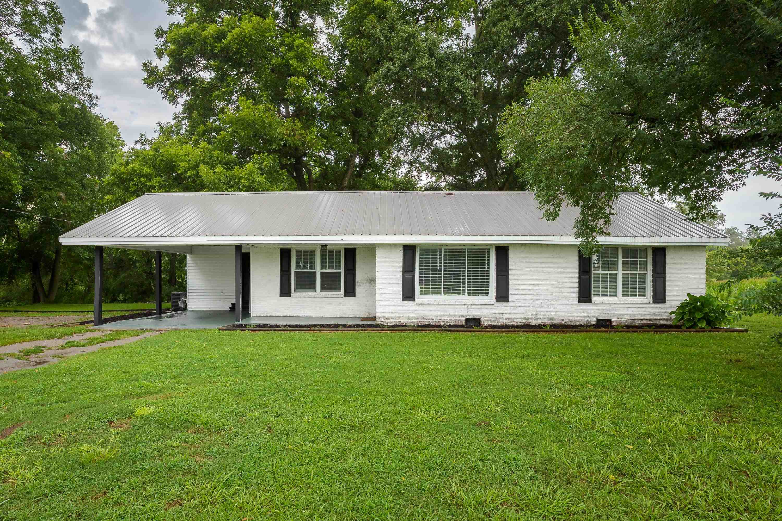 695 Co Rd 131, Russellville, AL 35654 — photo 1