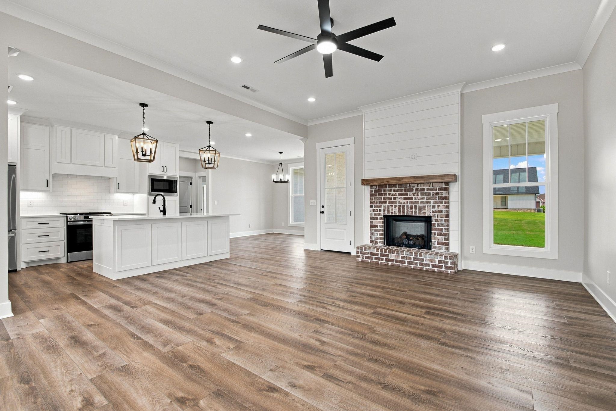 135 Grove Landing Dr, Tuscumbia, AL 35674 — photo 10