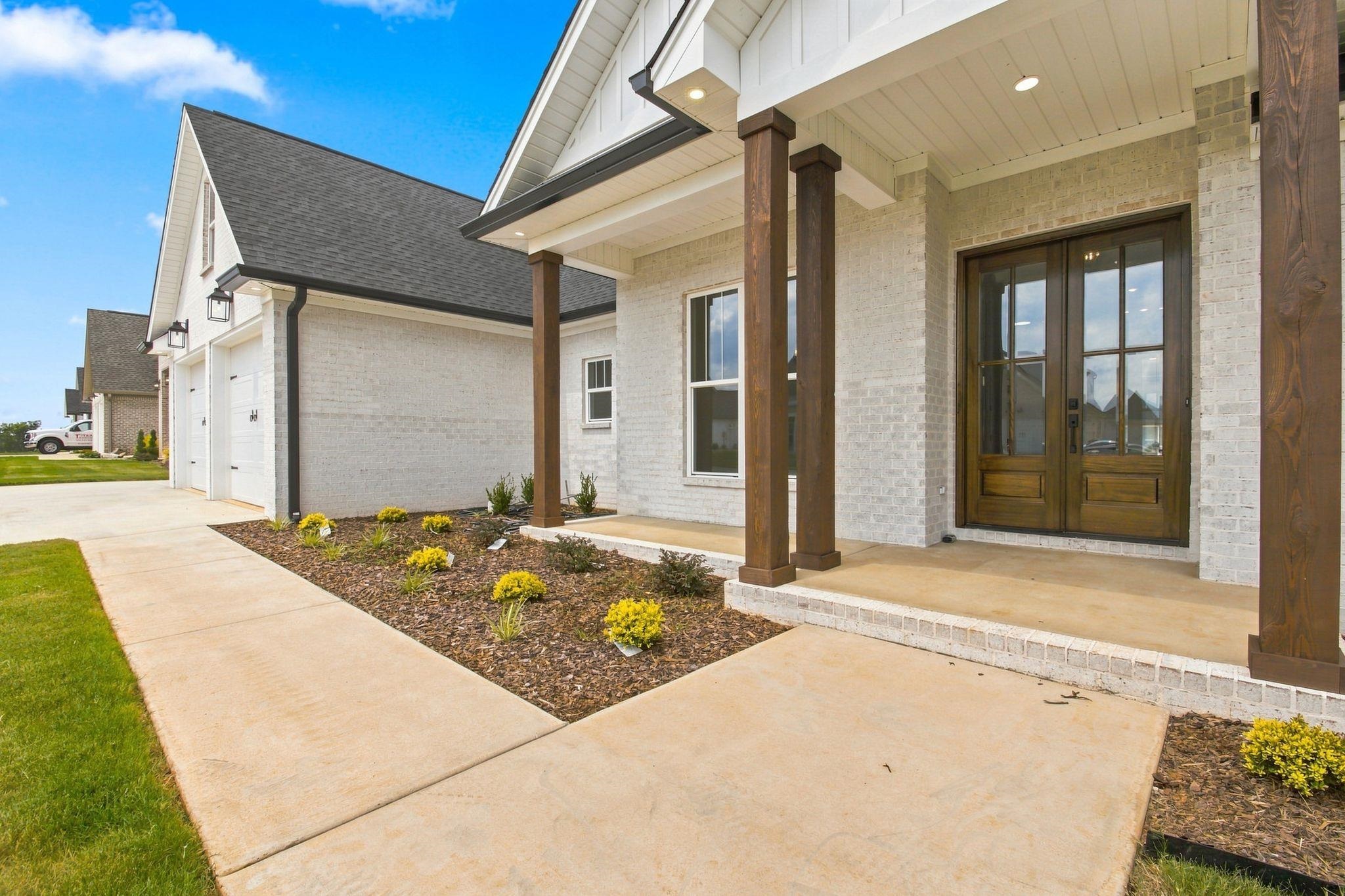 135 Grove Landing Dr, Tuscumbia, AL 35674 — photo 5