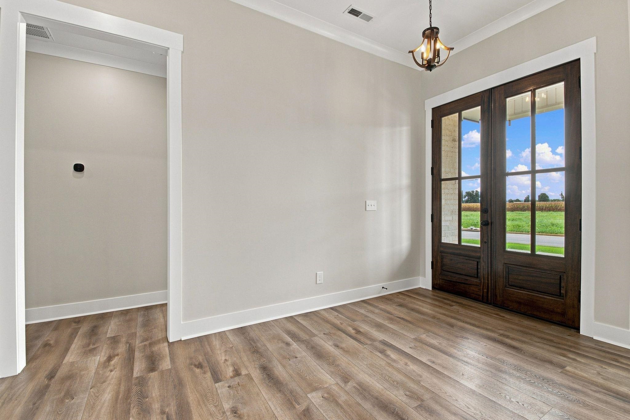 135 Grove Landing Dr, Tuscumbia, AL 35674 — photo 7