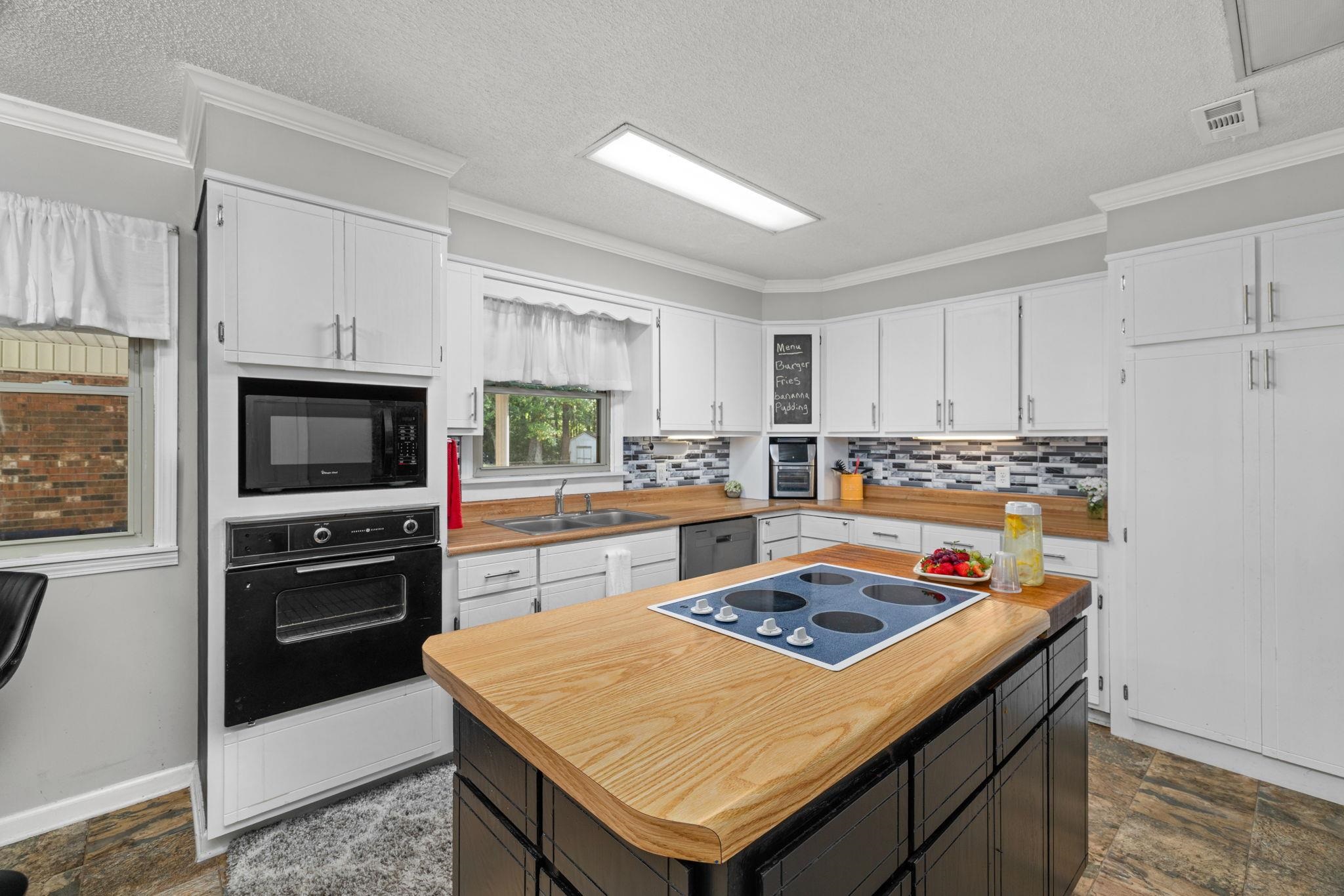 728 Rose St, Rogersville, AL 35652 — photo 10
