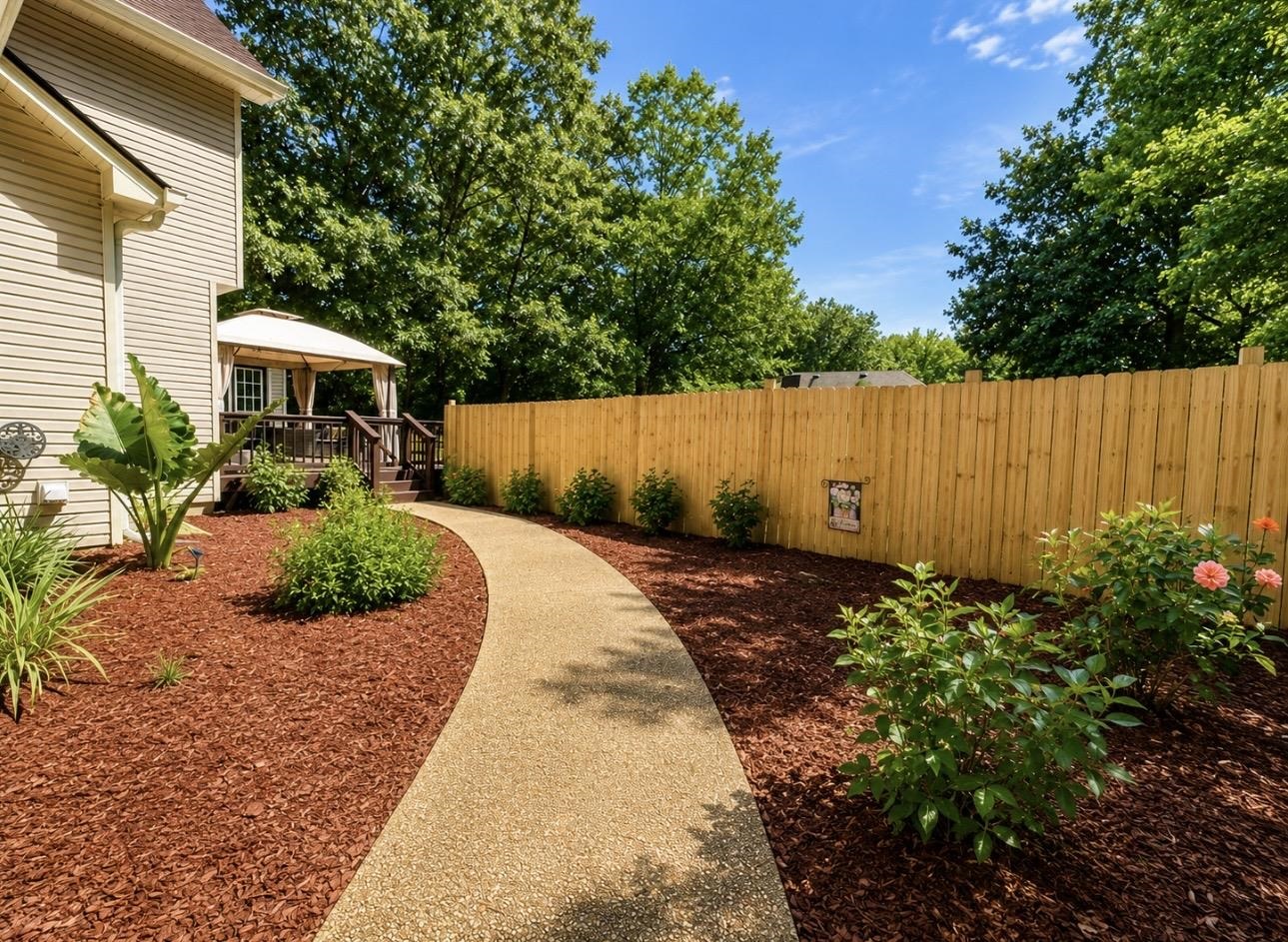 703 Oakhill Ave, Sheffield, AL 35660 — photo 3