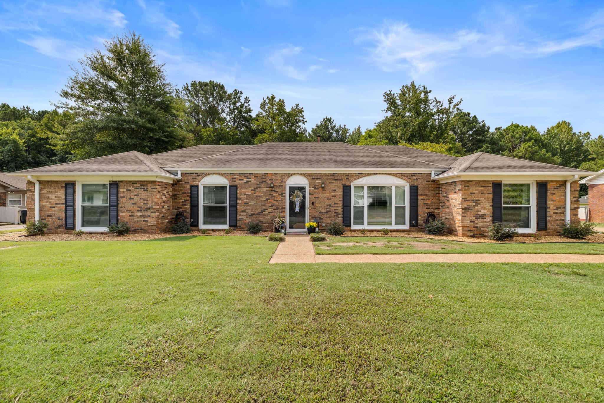 122 Lancaster Rd, Florence, AL 35633 — photo 1