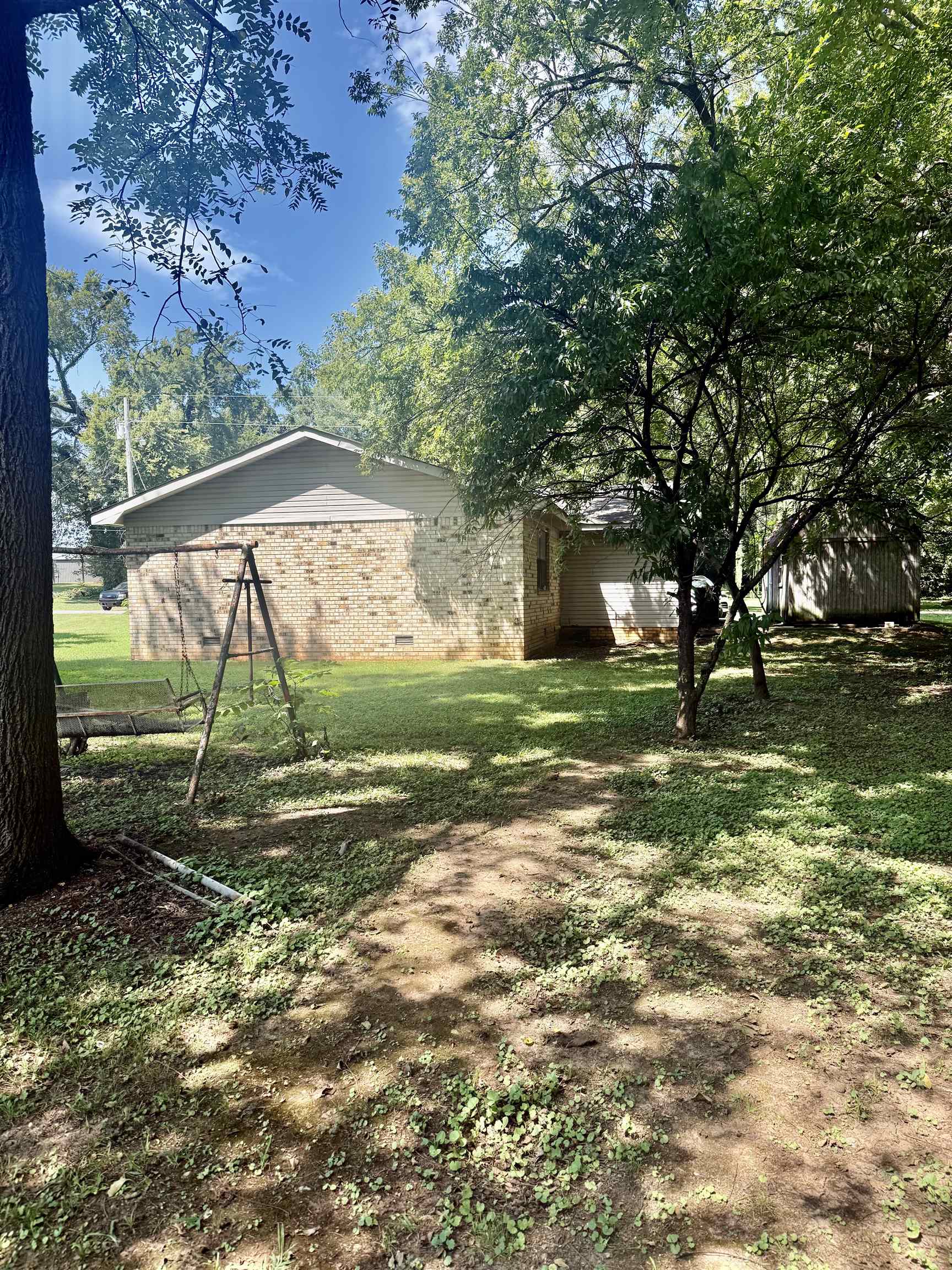 1128 8th St, Tuscumbia, AL 35674 — photo 2