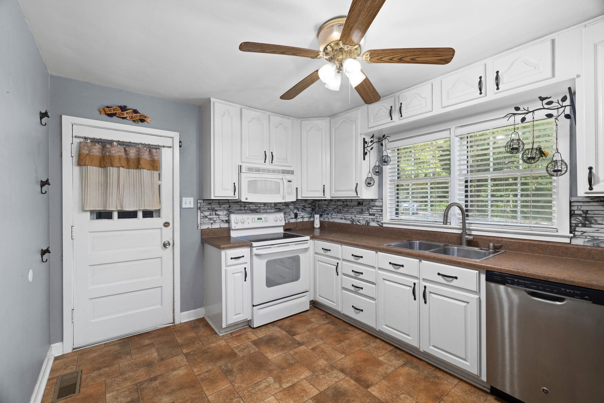 3109 E 18th Ave, Sheffield, AL 35660 — photo 9