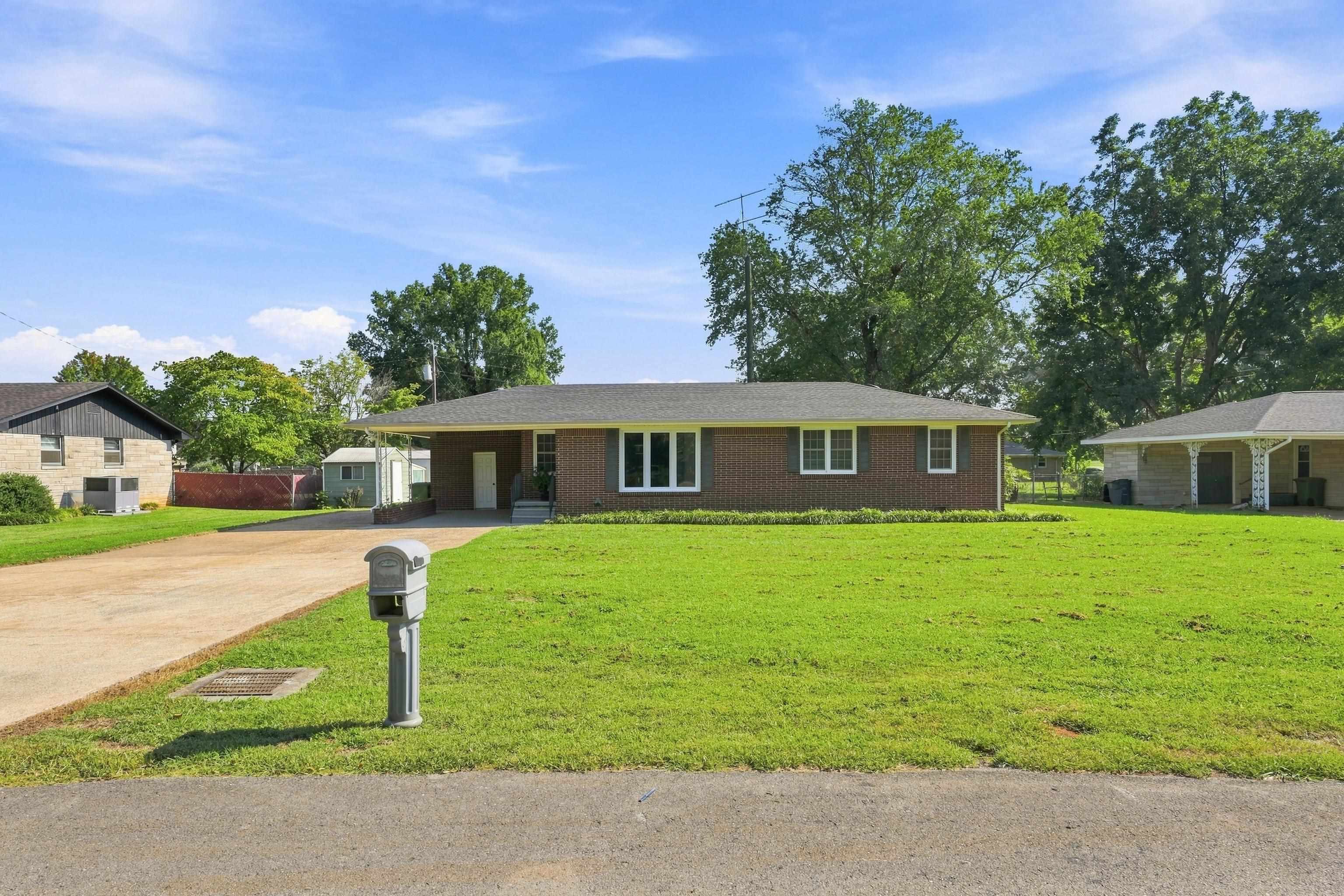 404 Lasalle Ave, Muscle Shoals, AL 35661 — photo 1