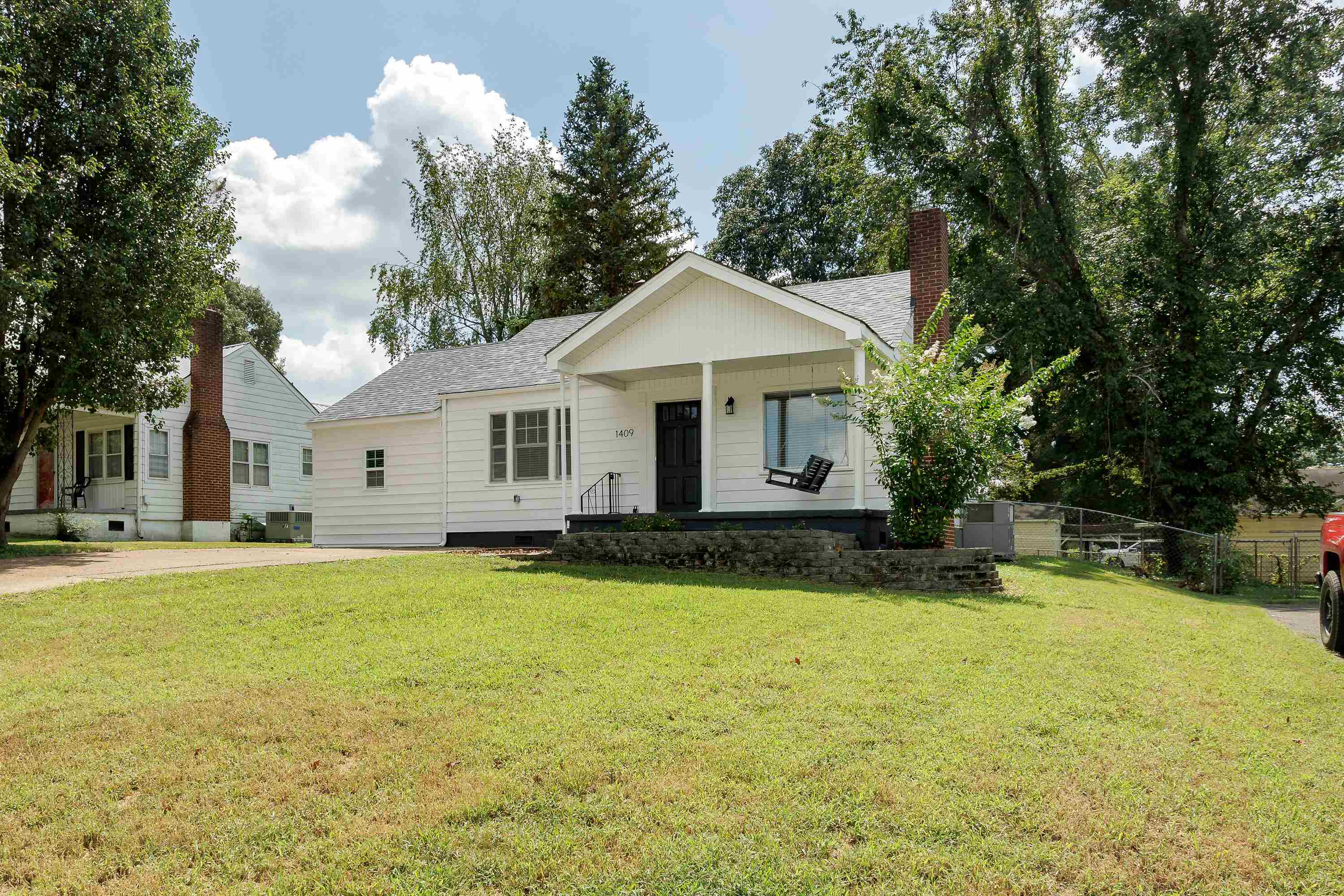 1409 E 35th St, Sheffield, AL 35660 — photo 2