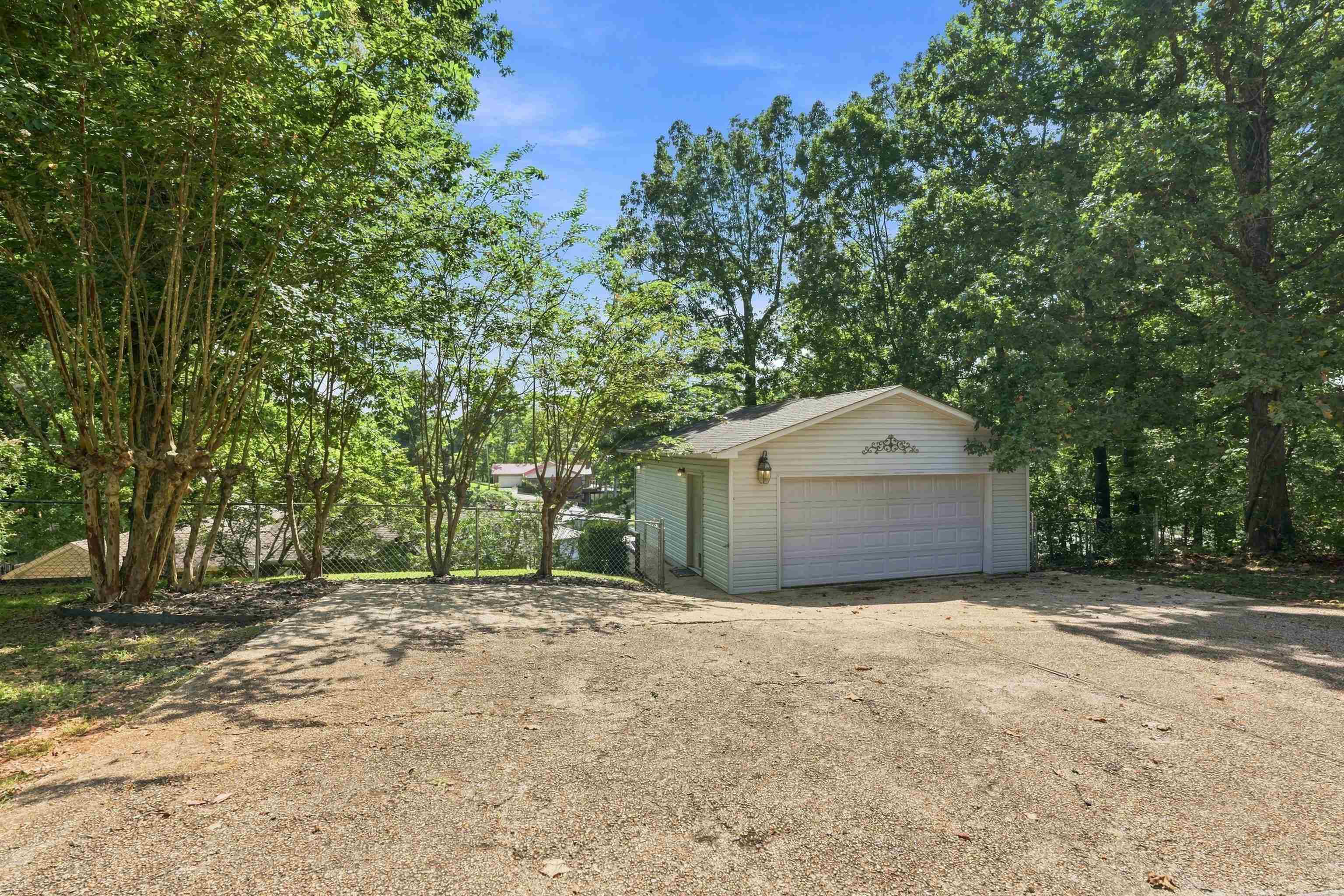 407 Lakeside Cr, Muscle Shoals, AL 35661 — photo 11