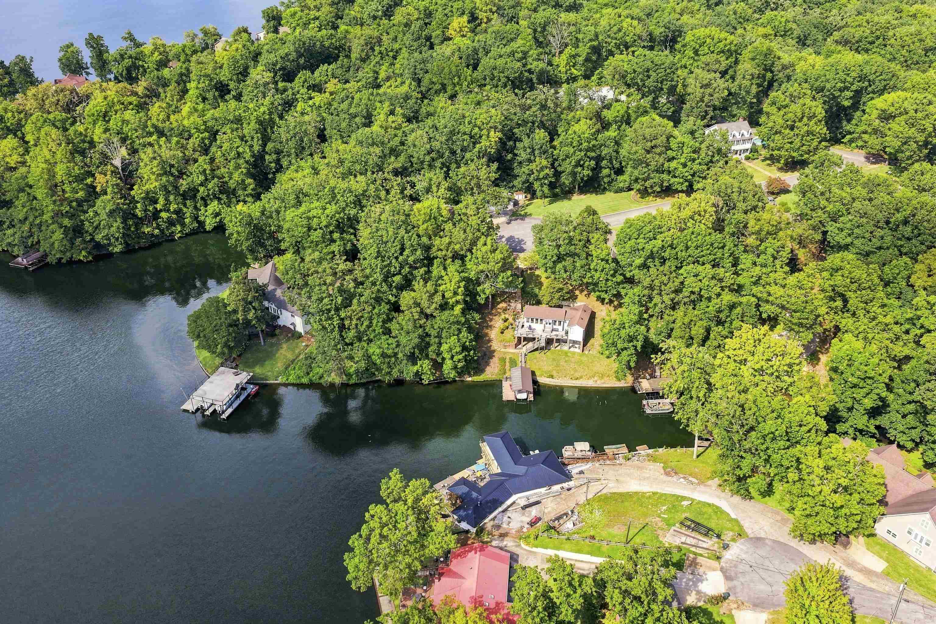 407 Lakeside Cr, Muscle Shoals, AL 35661 — photo 3