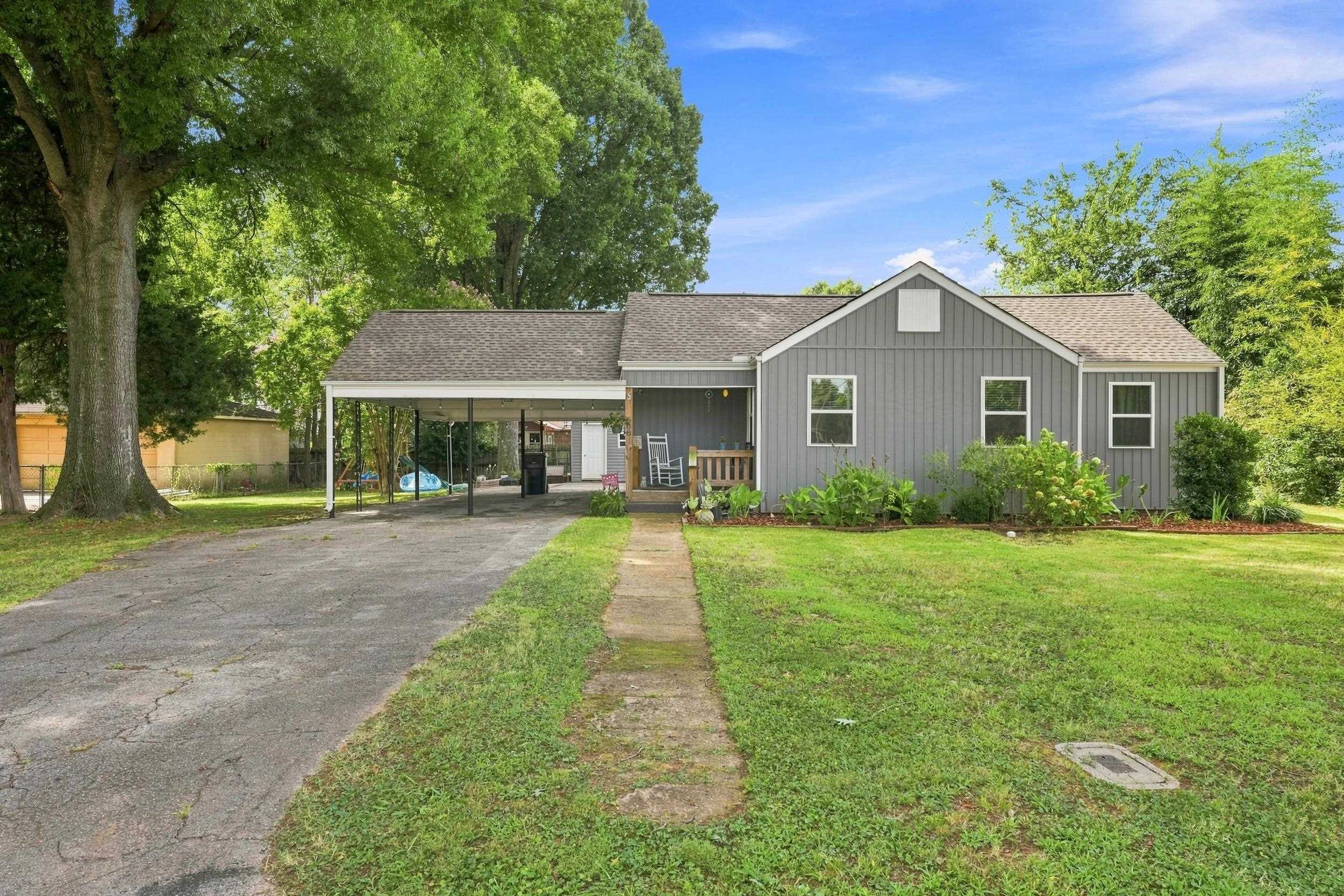 608 Florence Ave, Muscle Shoals, AL 35661 — photo 1