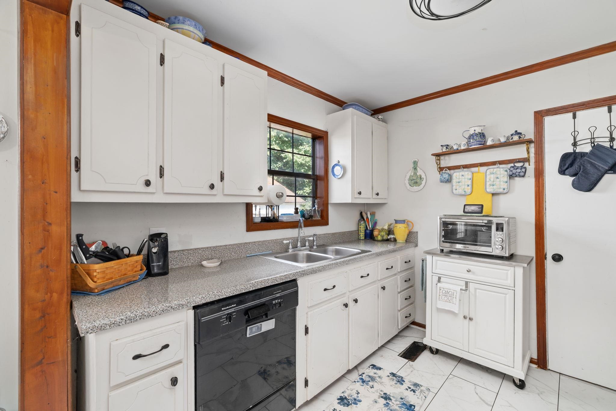 304 S Gusmus Ave, Muscle Shoals, AL 35661 — photo 11