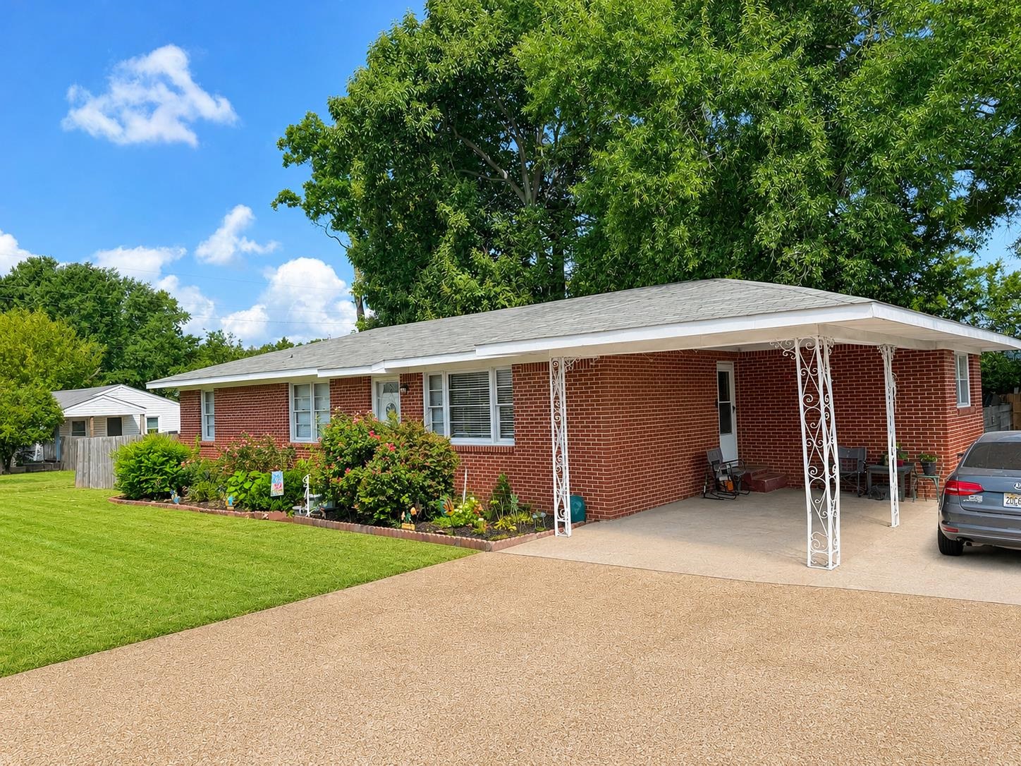 108 W Tunstall St, Tuscumbia, AL 35674 — photo 1