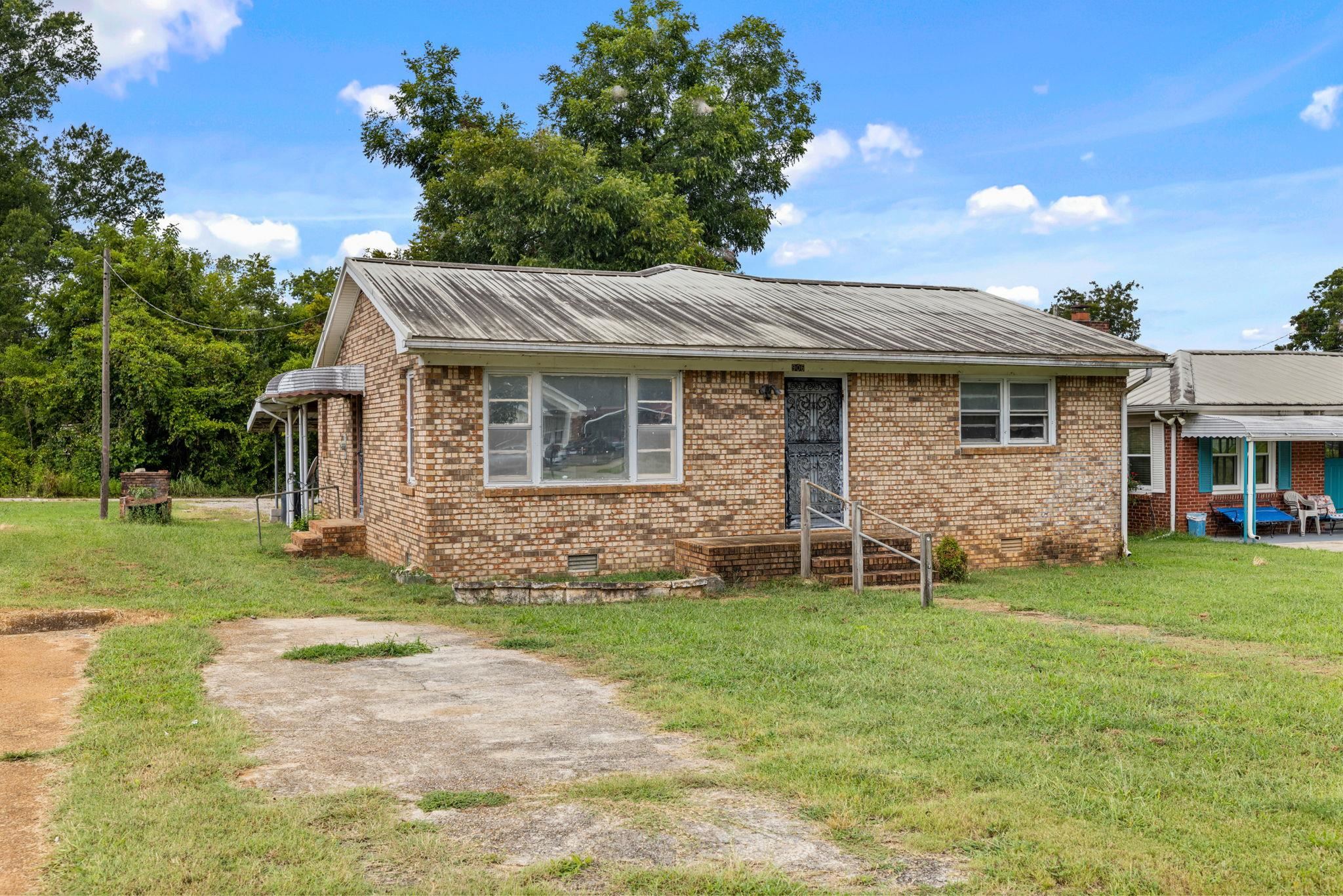 906 S Atlanta Ave, Sheffield, AL 35660 — photo 2