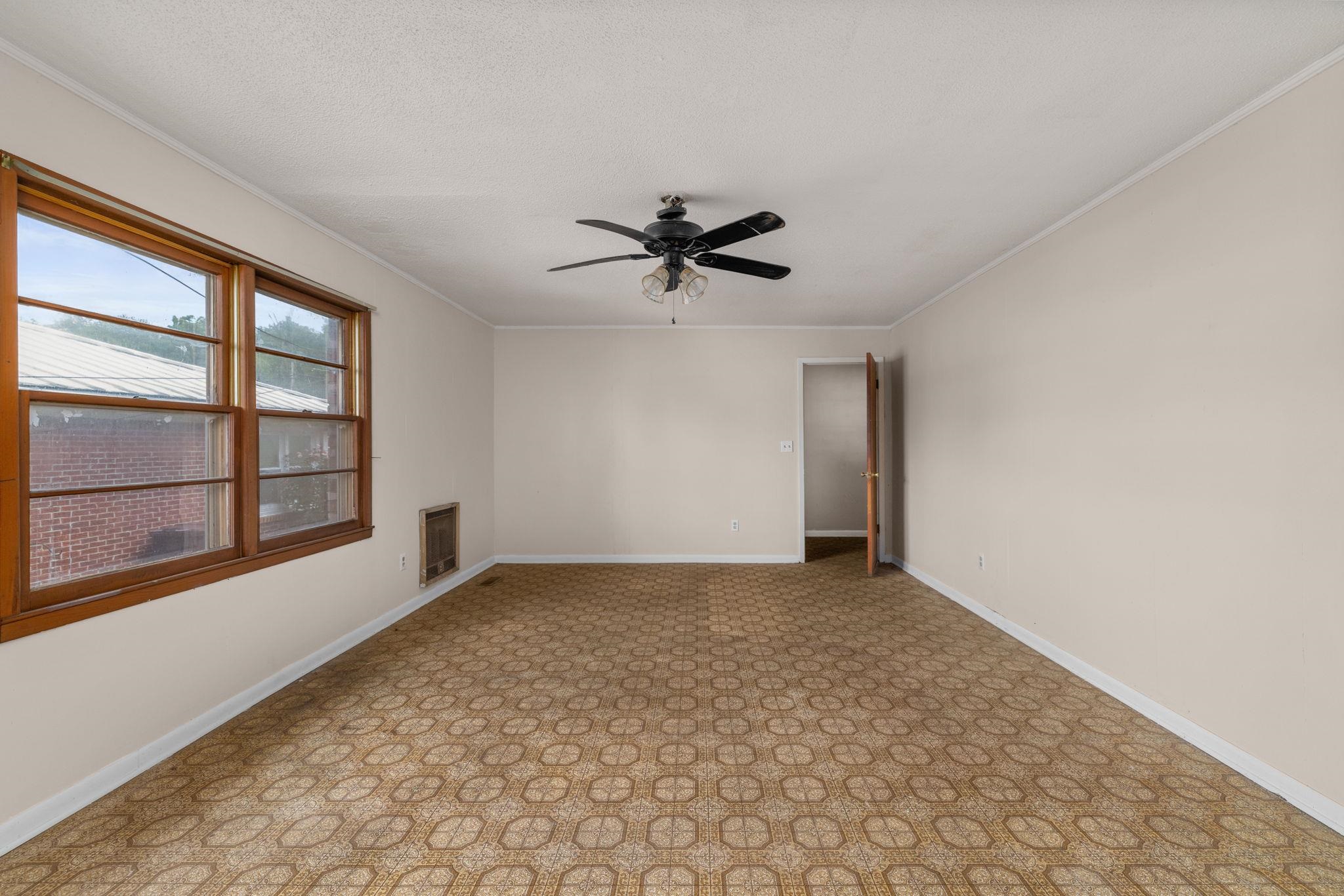 906 S Atlanta Ave, Sheffield, AL 35660 — photo 8