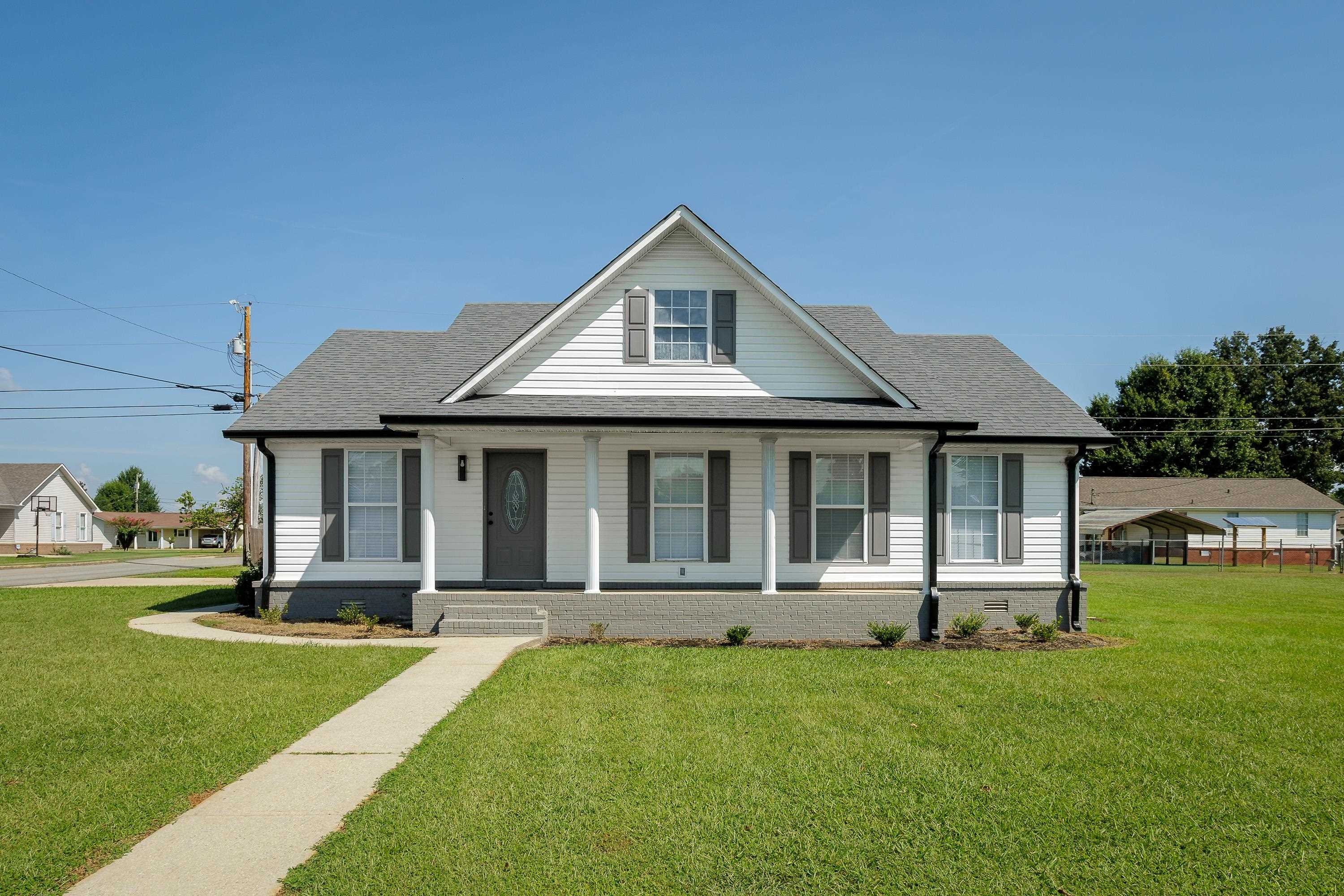 218 Government Blvd, Muscle Shoals, AL 35661 — photo 1