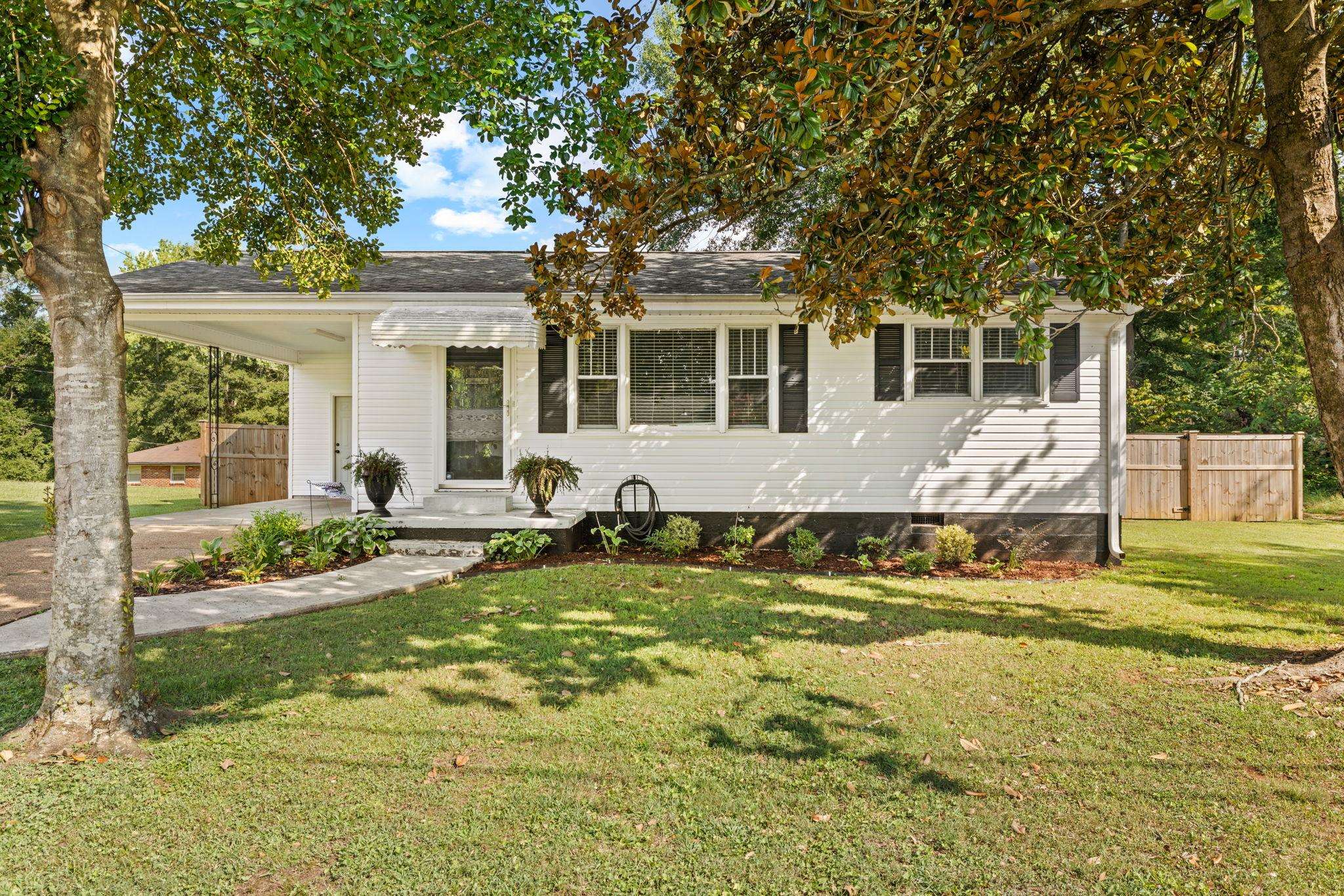 1107 Bernice St, Tuscumbia, AL 35674 — photo 1