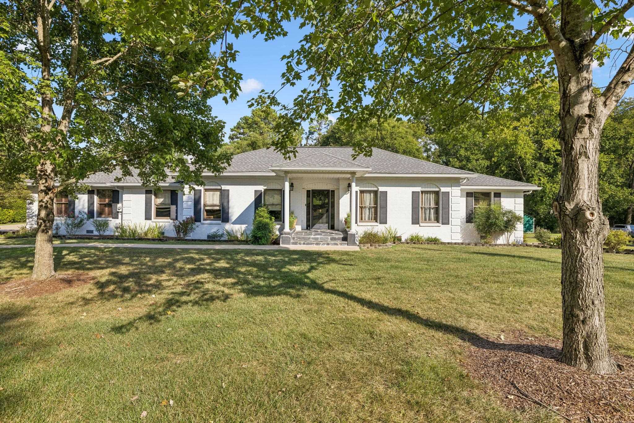 1505 Timberwood Dr, Columbia, TN 38401 — photo 1