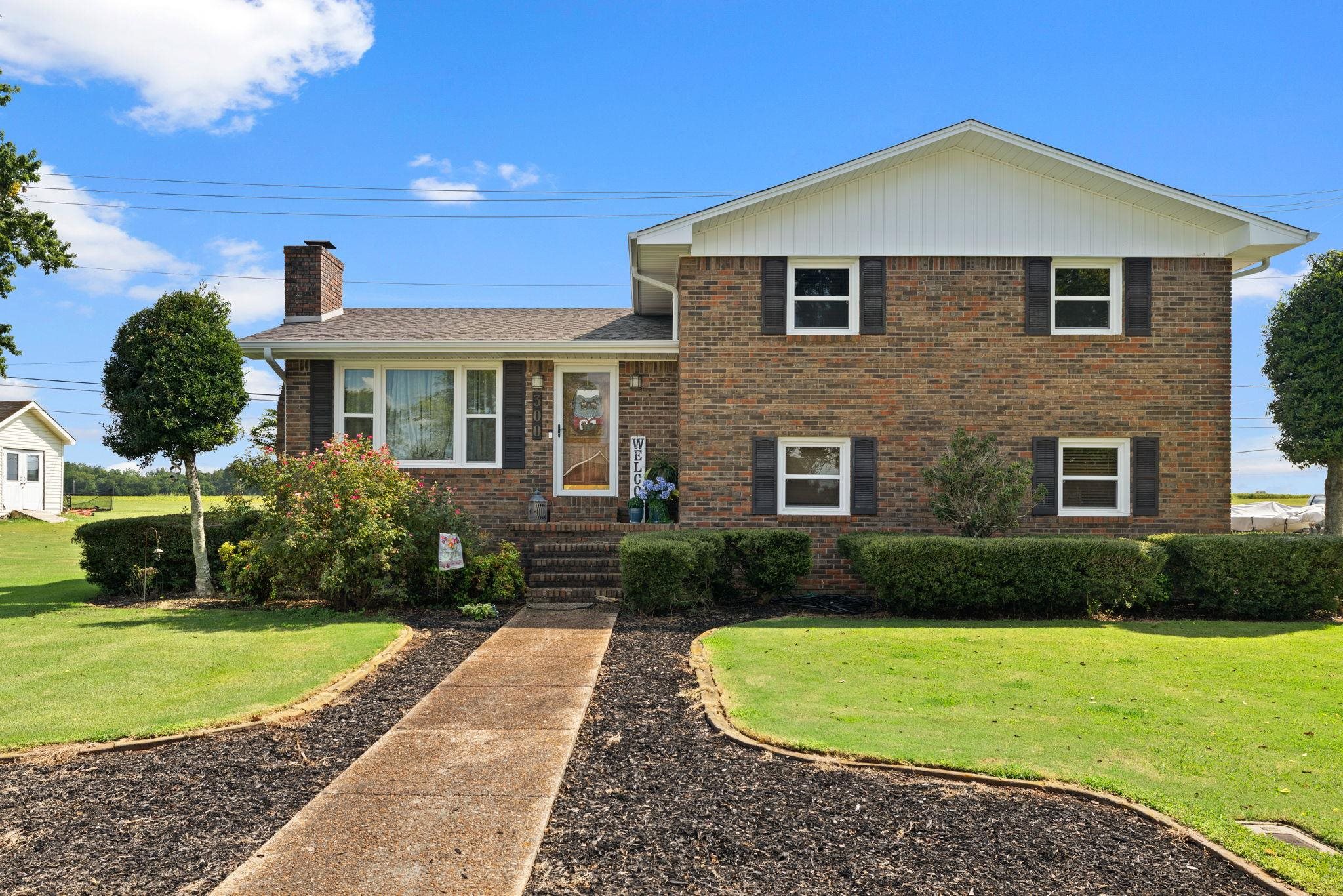 300 Monroe Ave, Muscle Shoals, AL 35661 — photo 1