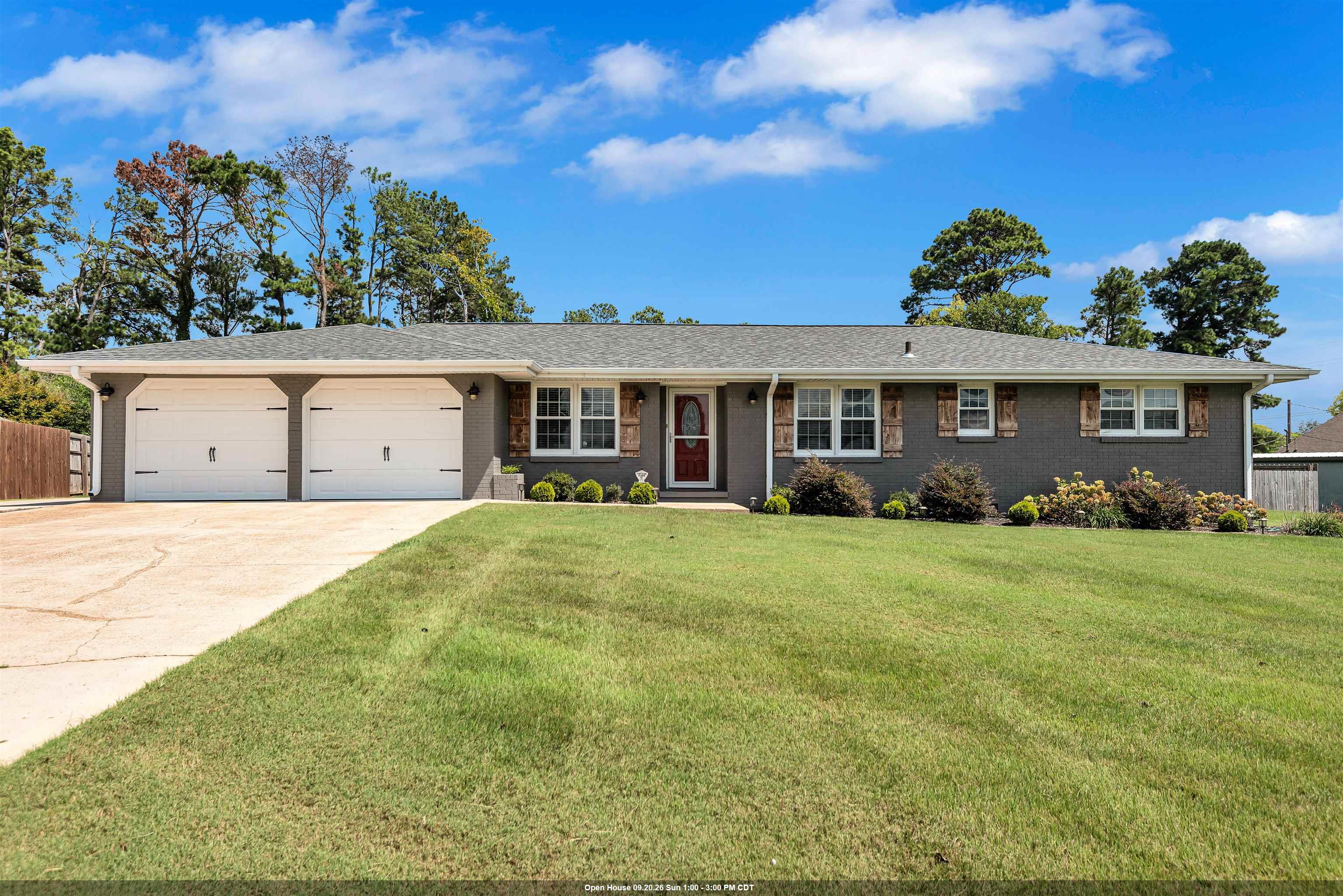 104 Mary Lee Dr, Florence, AL 35634 — photo 1