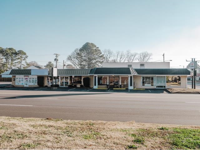 713 Woodward Ave, Muscle Shoals, AL 35661 — photo 2