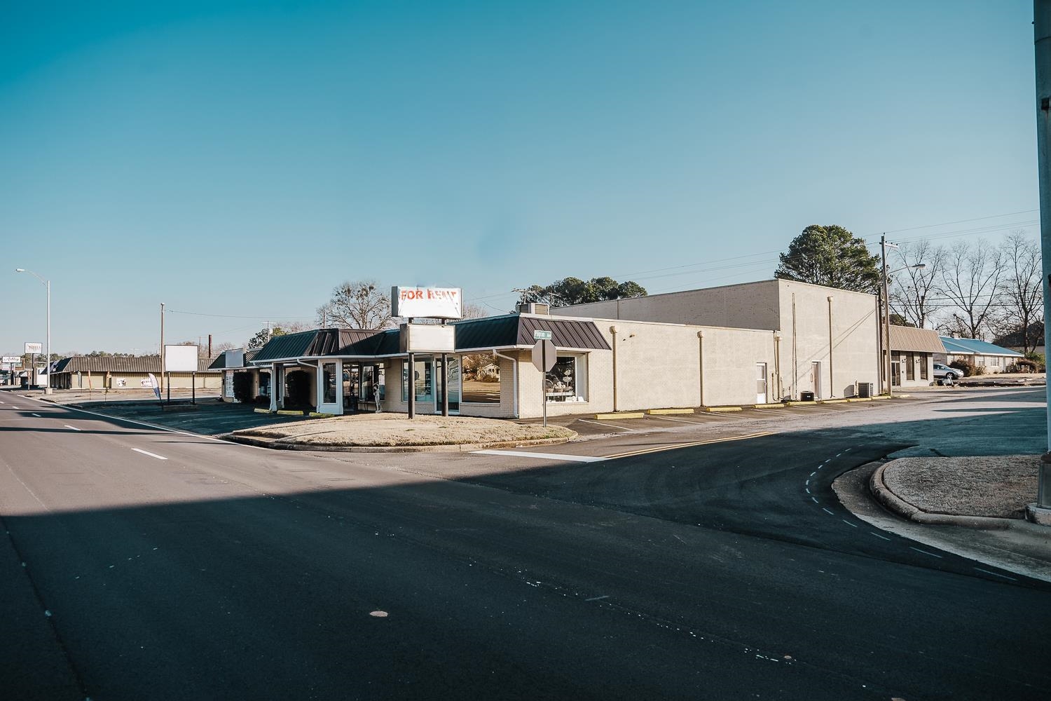 713 Woodward Ave, Muscle Shoals, AL 35661 — photo 3