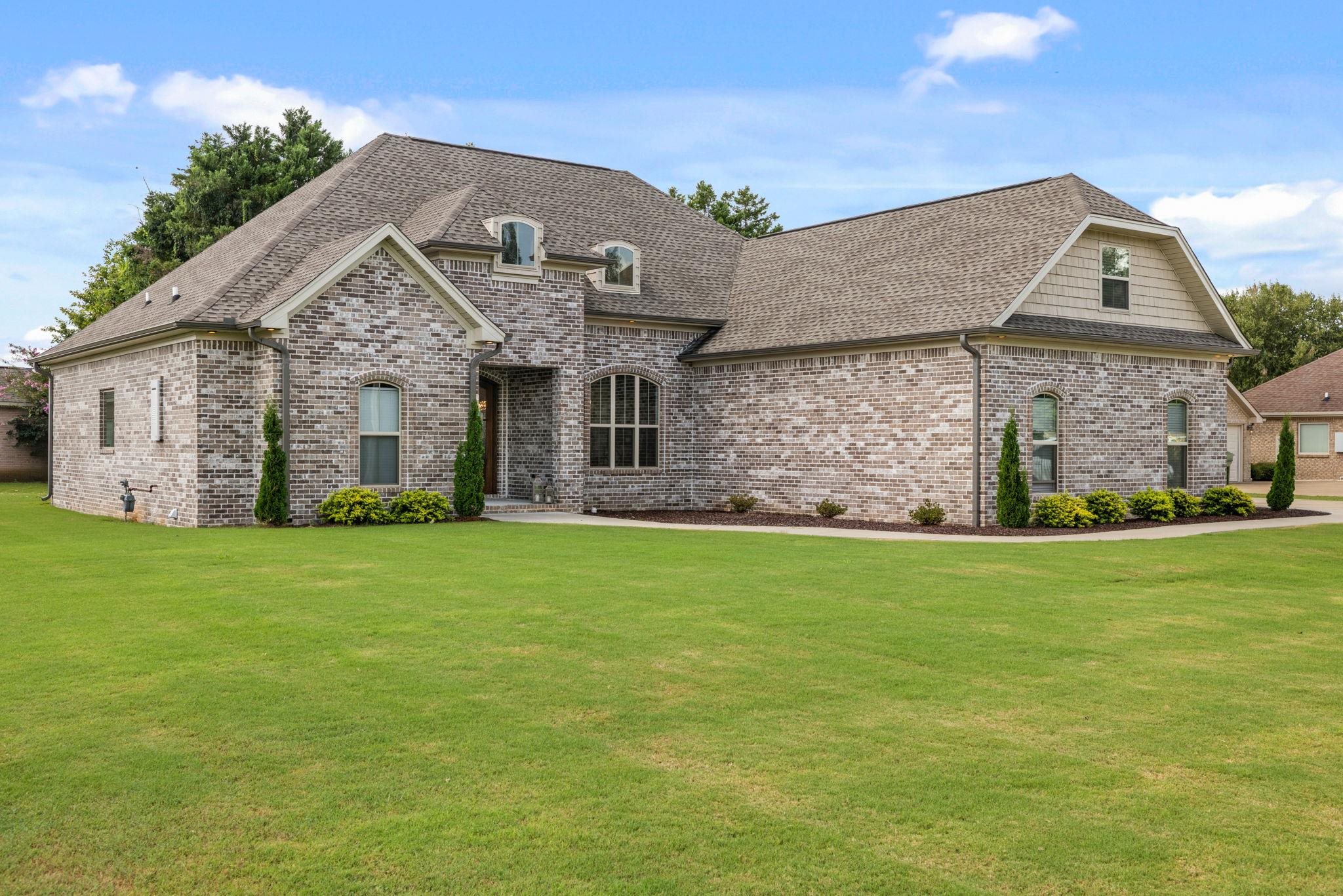 609 S Commons St, Tuscumbia, AL 35674 — photo 2