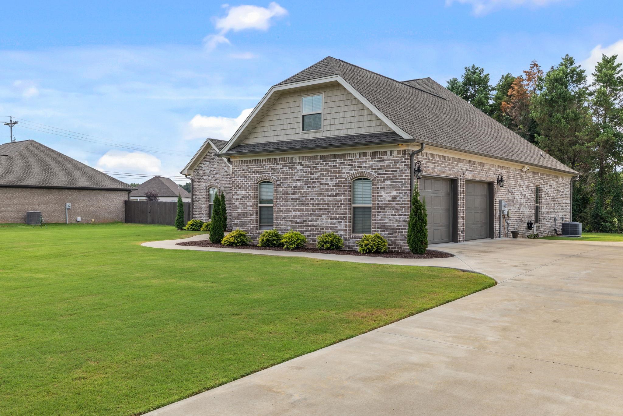 609 S Commons St, Tuscumbia, AL 35674 — photo 3