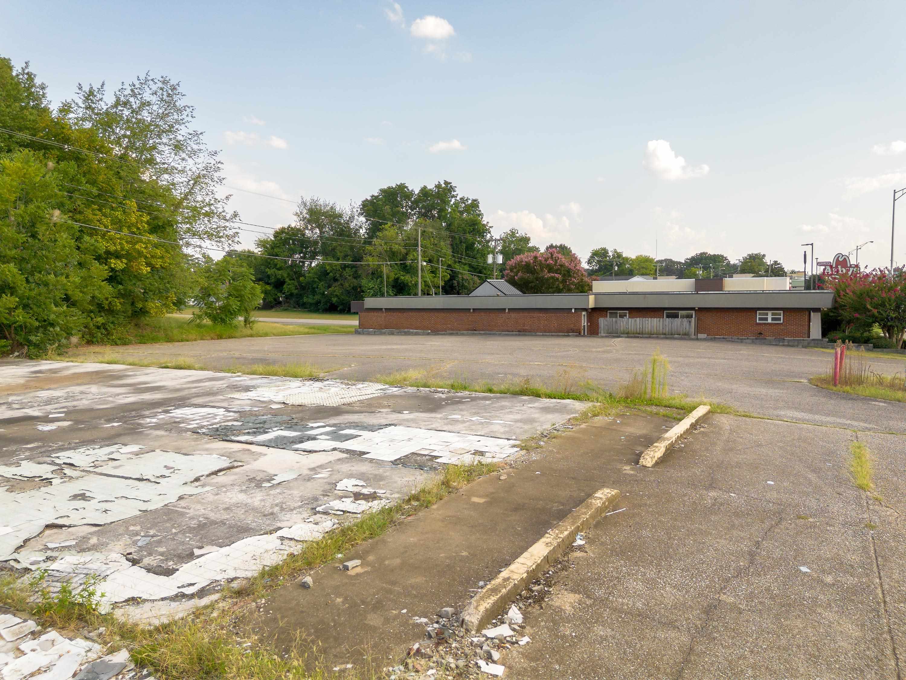 1905 Woodward Ave, Muscle Shoals, AL 35661 — photo 3