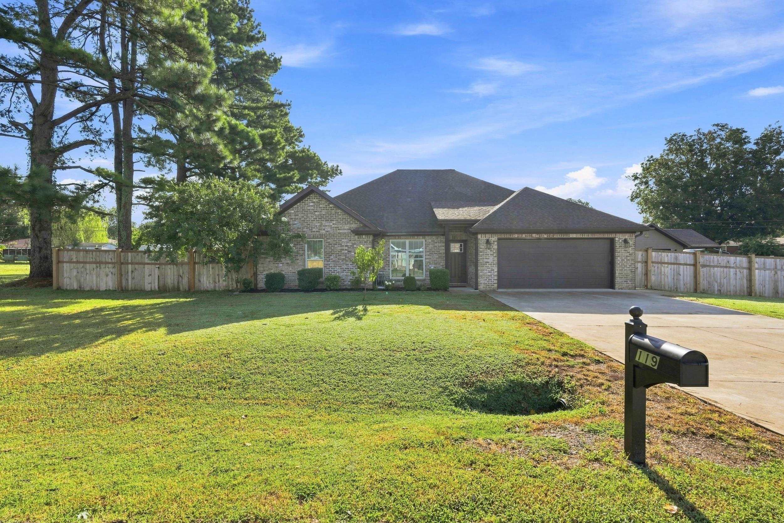 119 Bunnell Ave, Muscle Shoals, AL 35661 — photo 1