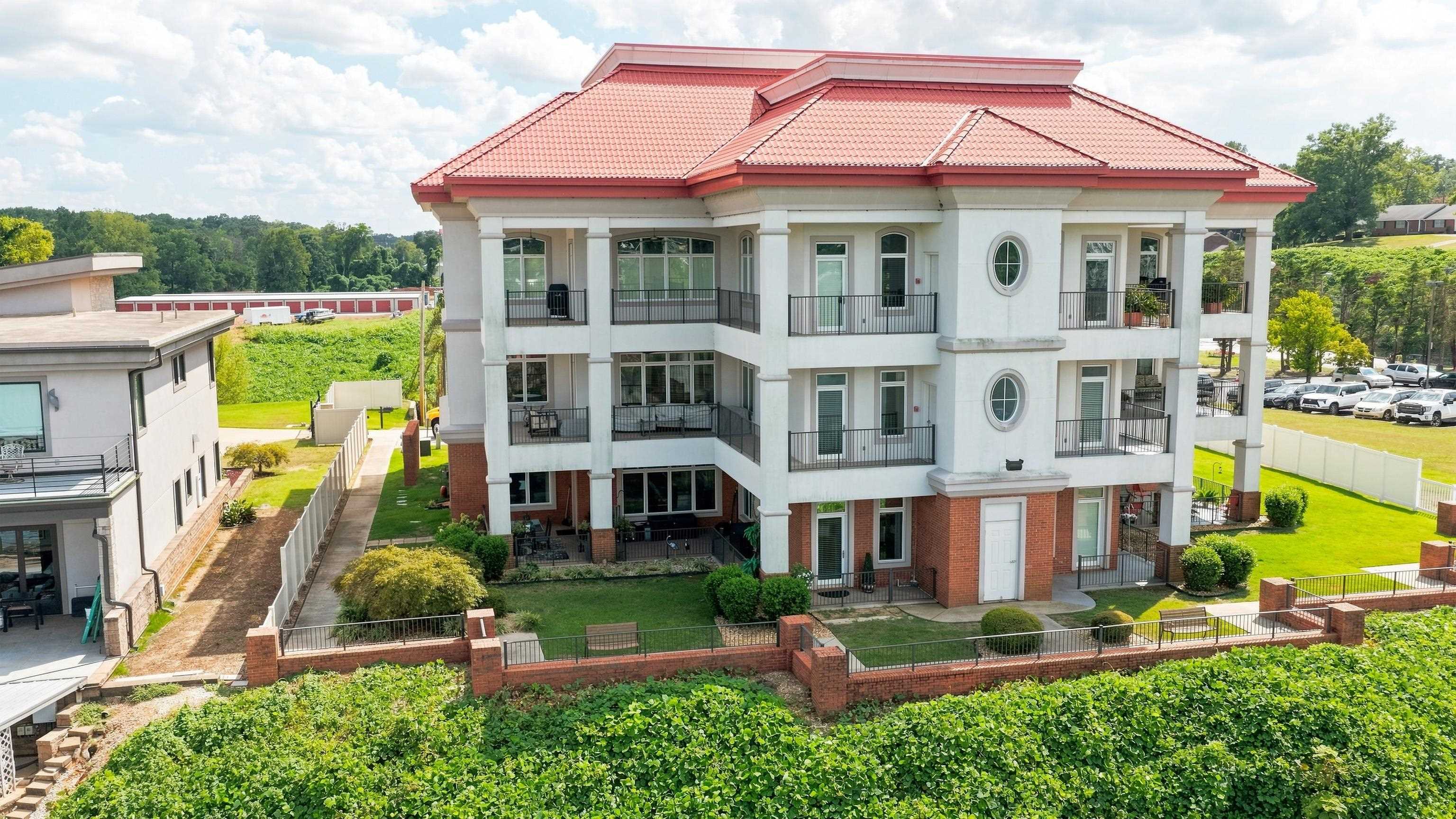 2210 Ashe Blvd, Sheffield, AL 35660 — photo 1