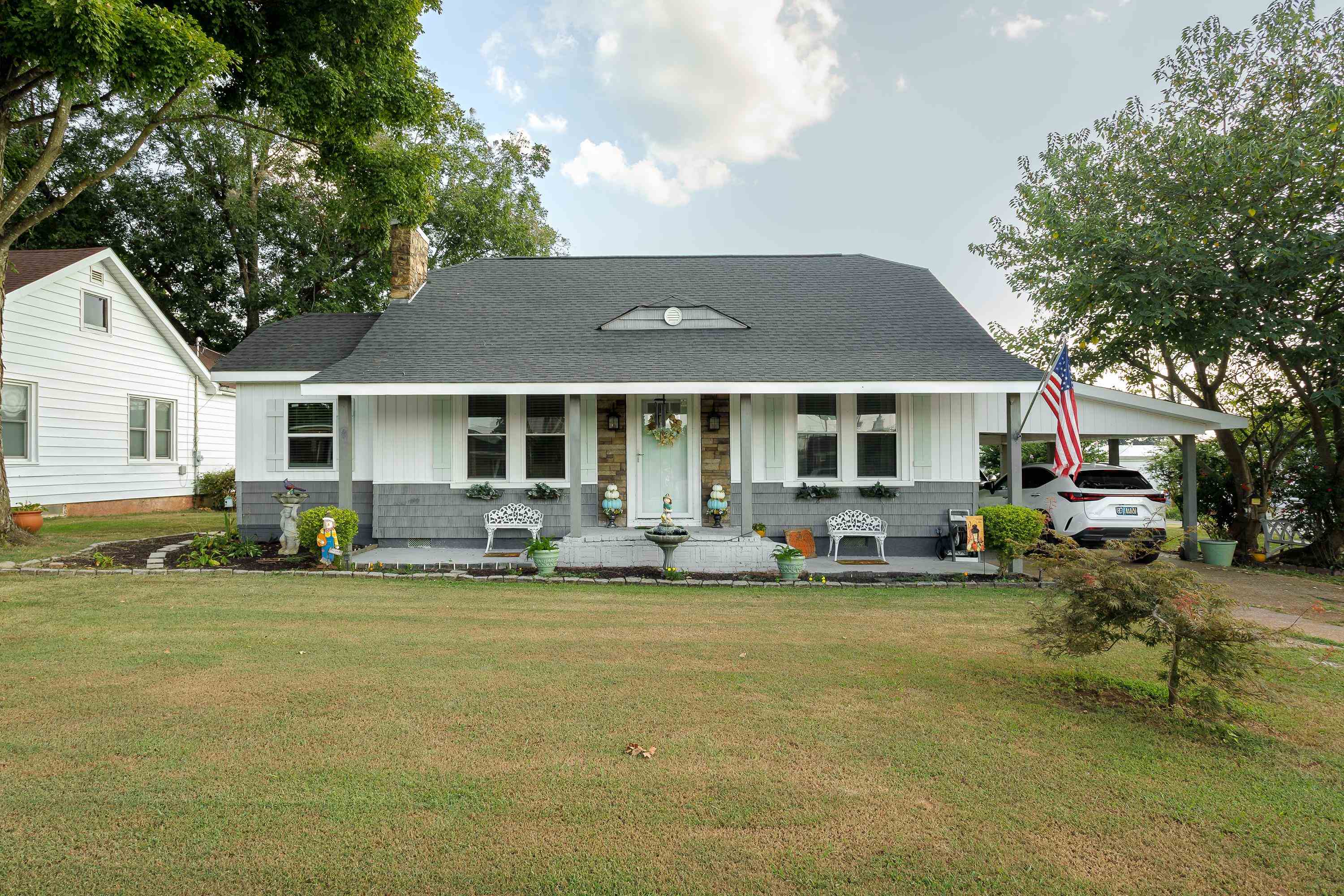 602 Ford Ave, Muscle Shoals, AL 35661 — photo 1