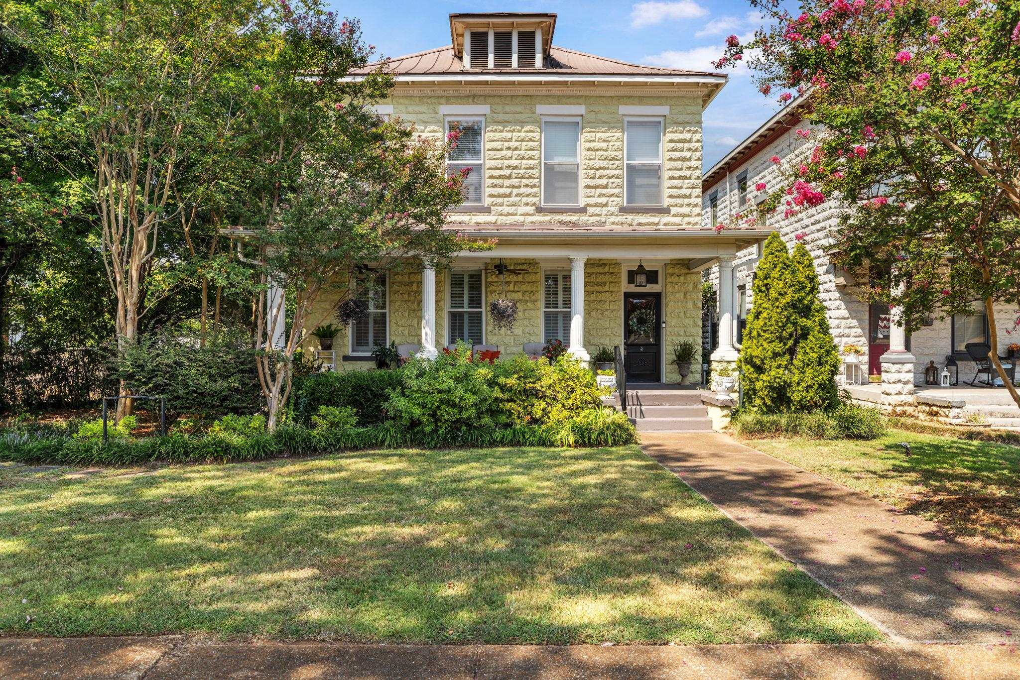 809 Montgomery Ave, Sheffield, AL 35660 — photo 1