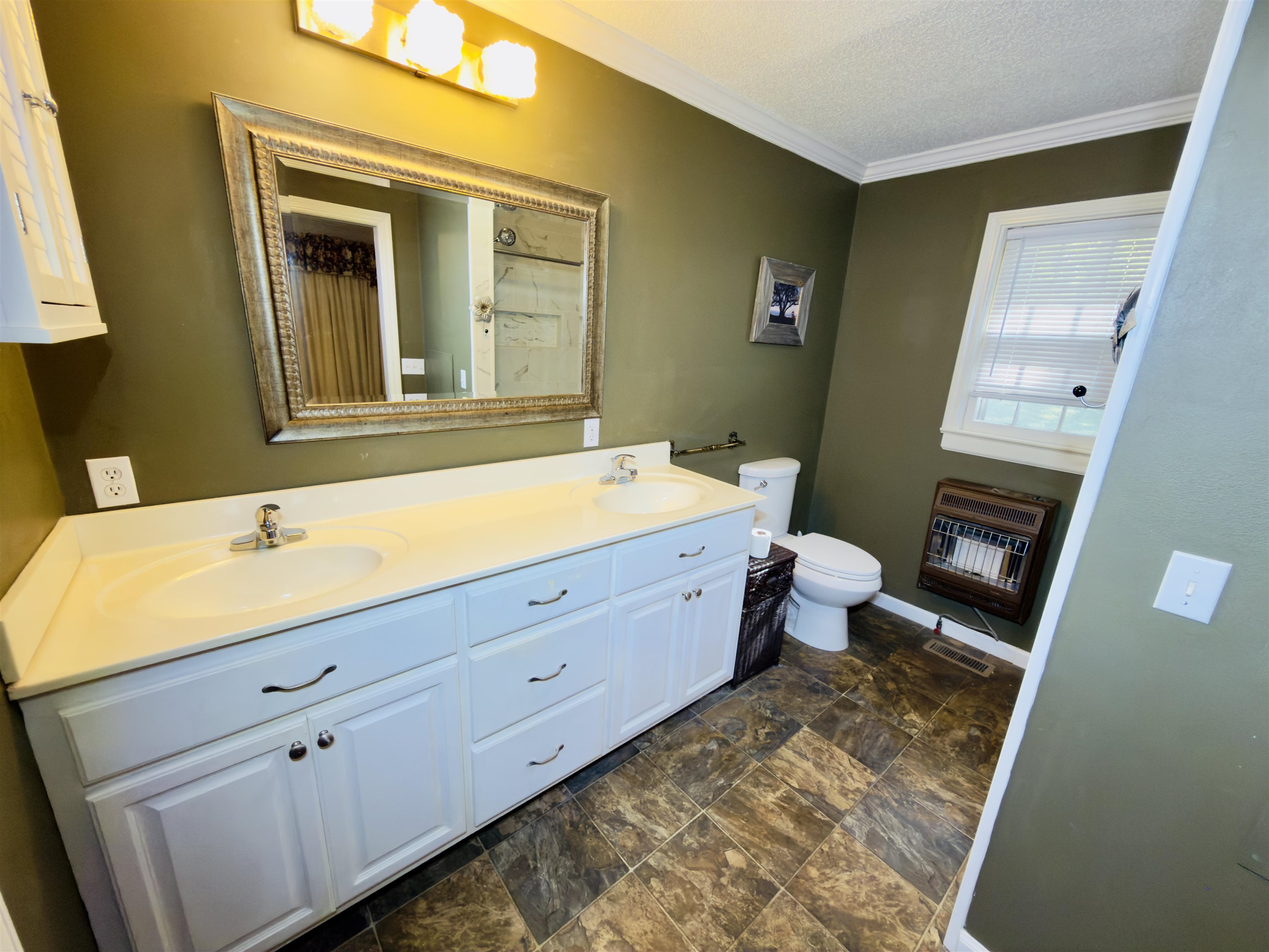 260 N Riverside Dr, Hamilton, AL 35570 — photo 11
