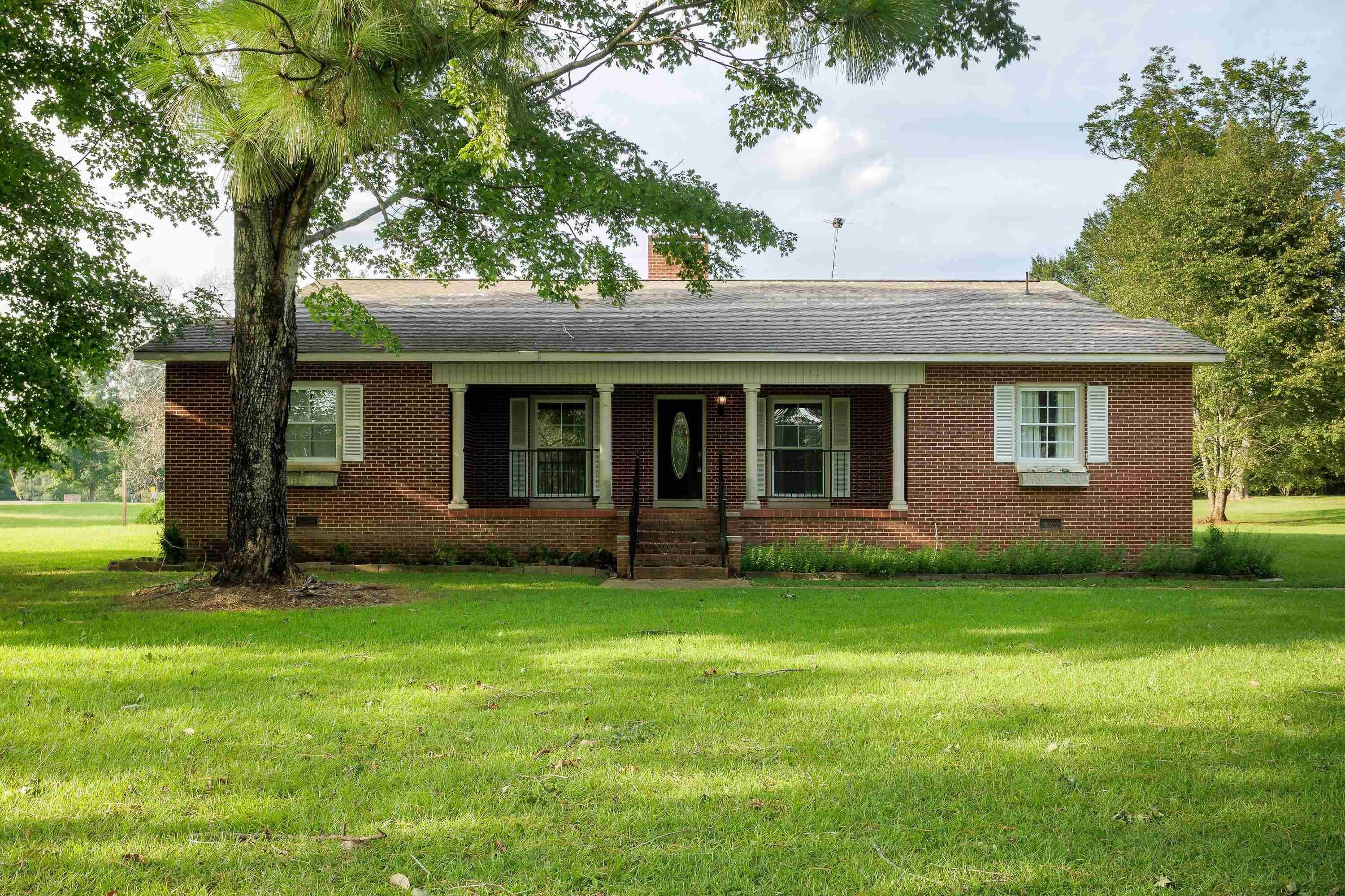 210 15th Ave, Guin, AL 35563 — photo 2