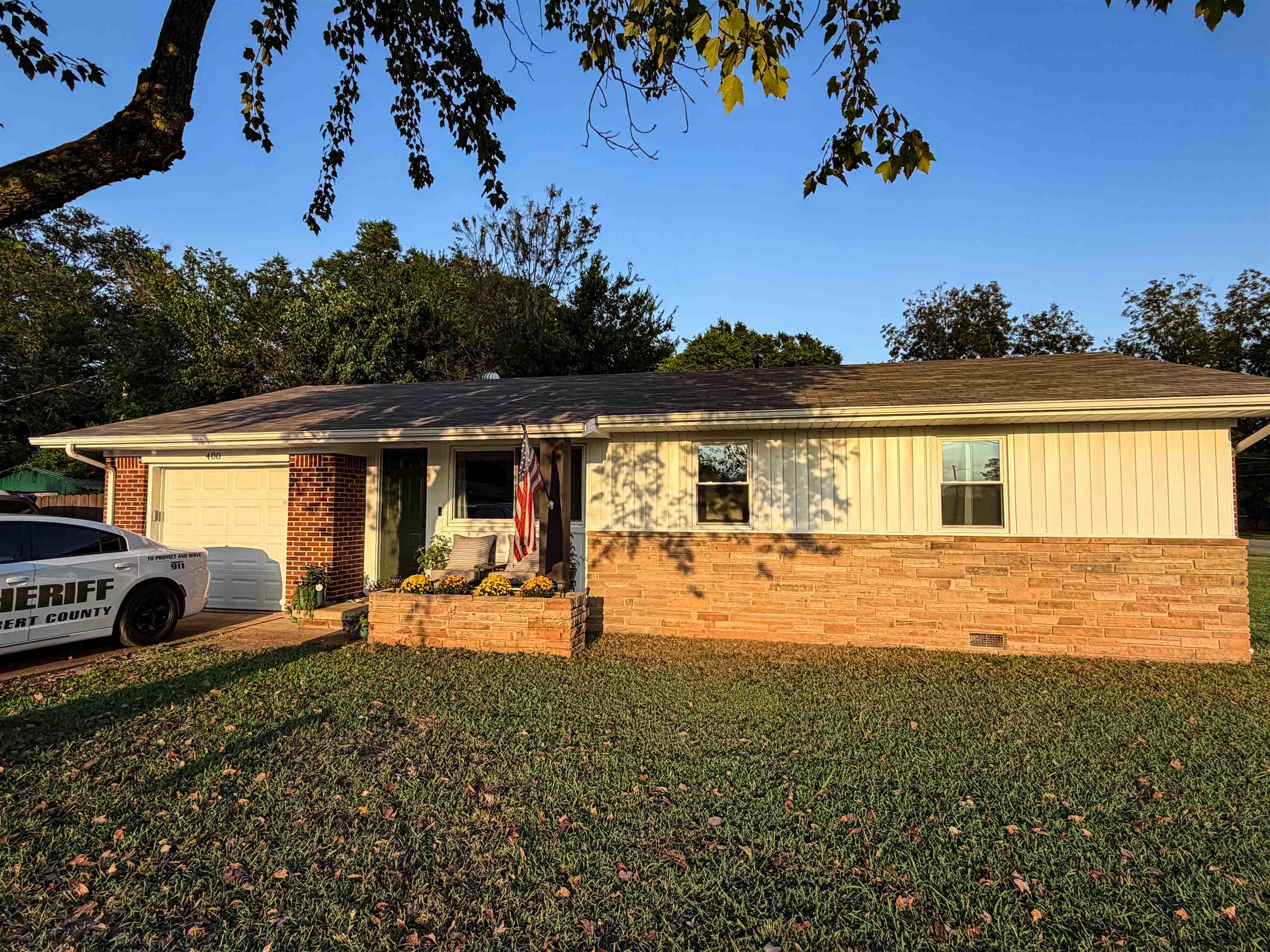 400 N Hook St, Tuscumbia, AL 35674 — photo 1
